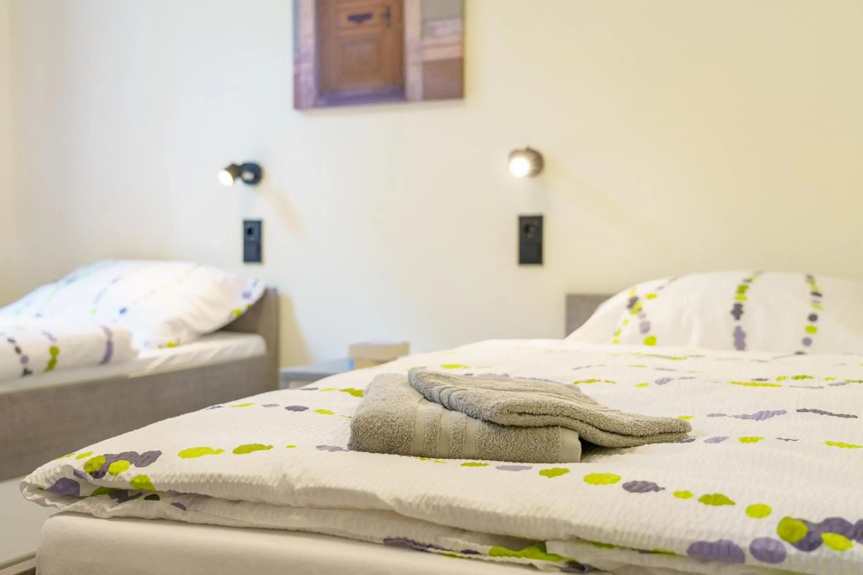 Double or Twin Room with Shower - single occupancy in Hotel und Hostel Gleisbett Double or Twin Room with Shower - single occupancy in Hotel und Hostel Gleisbett