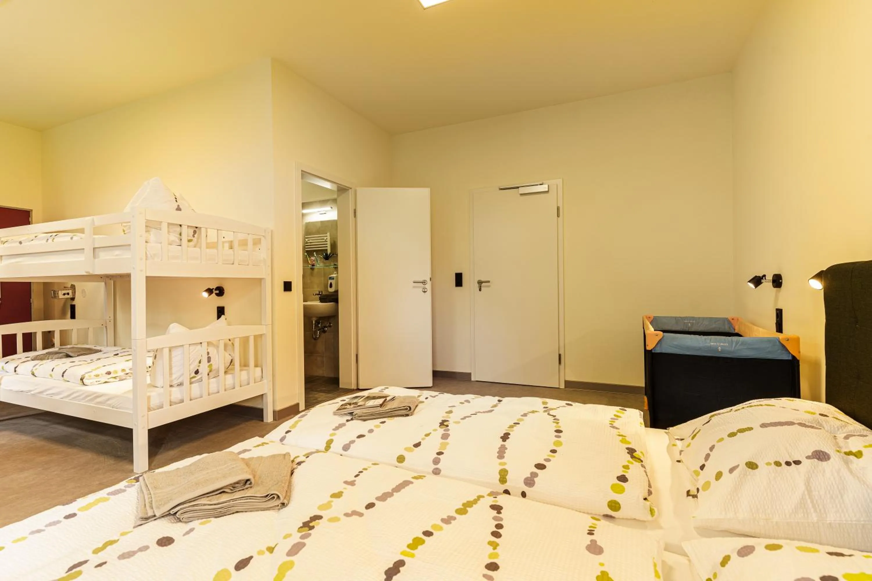 Photo of the whole room in Hotel und Hostel Gleisbett