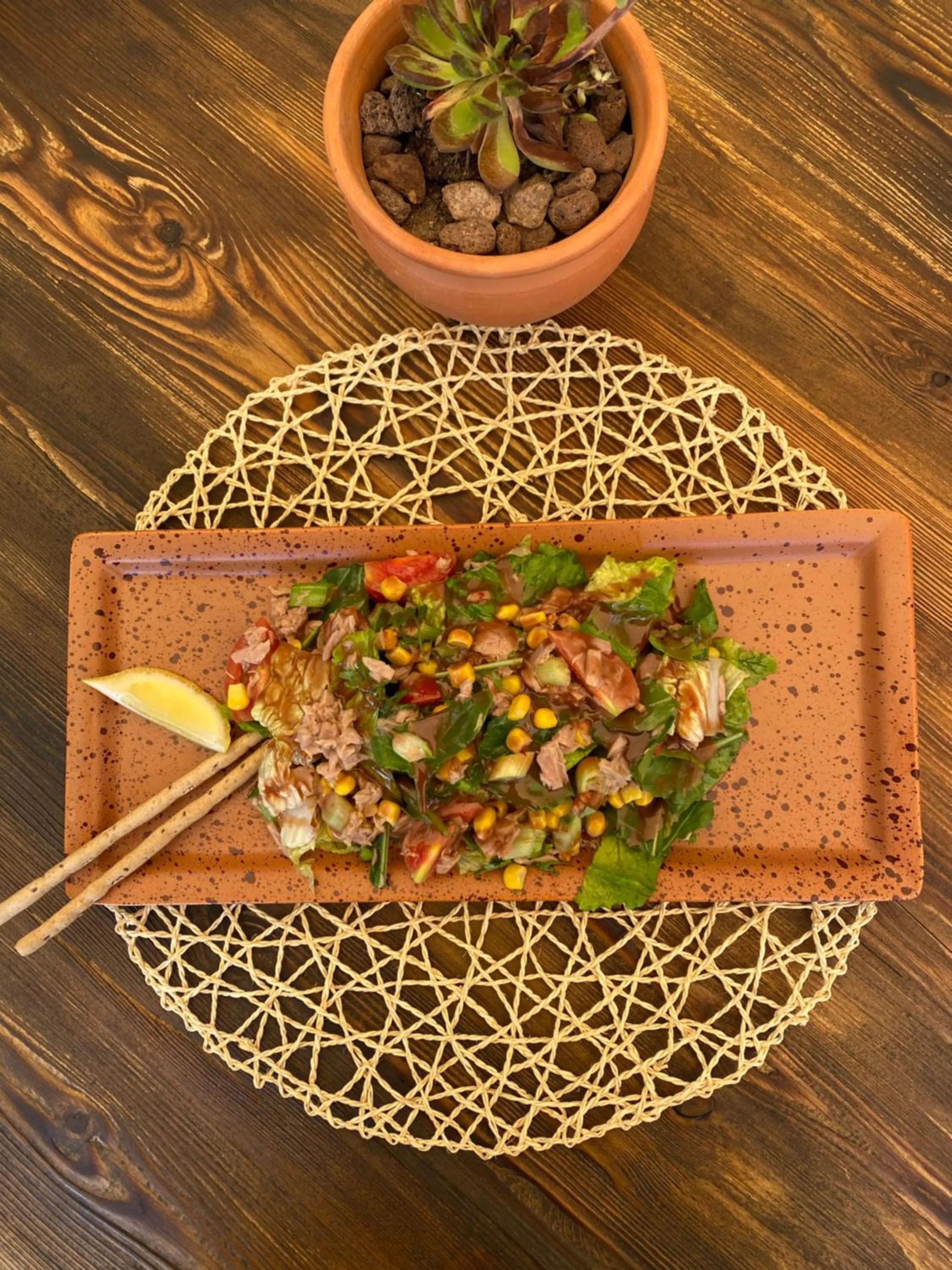 Food and drinks in Morisi Avlu