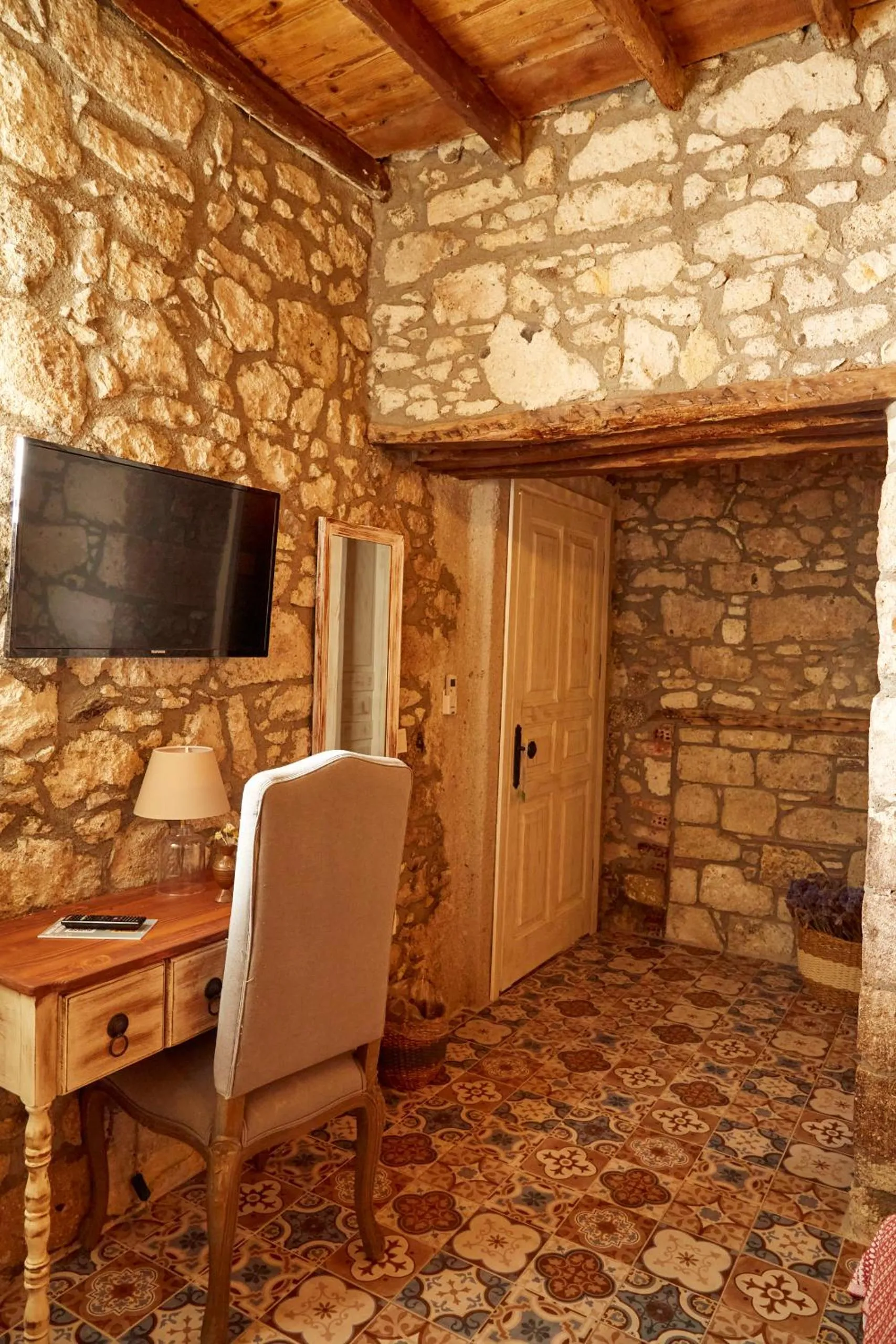 Communal lounge/ TV room in Morisi Avlu