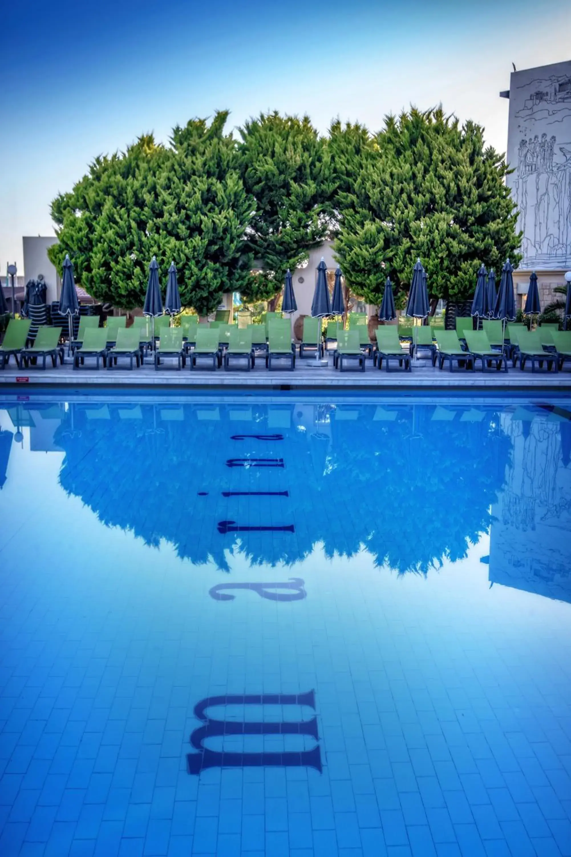 Swimming pool in Sol Marina Beach Crete Swimming pool in Sol Marina Beach Crete