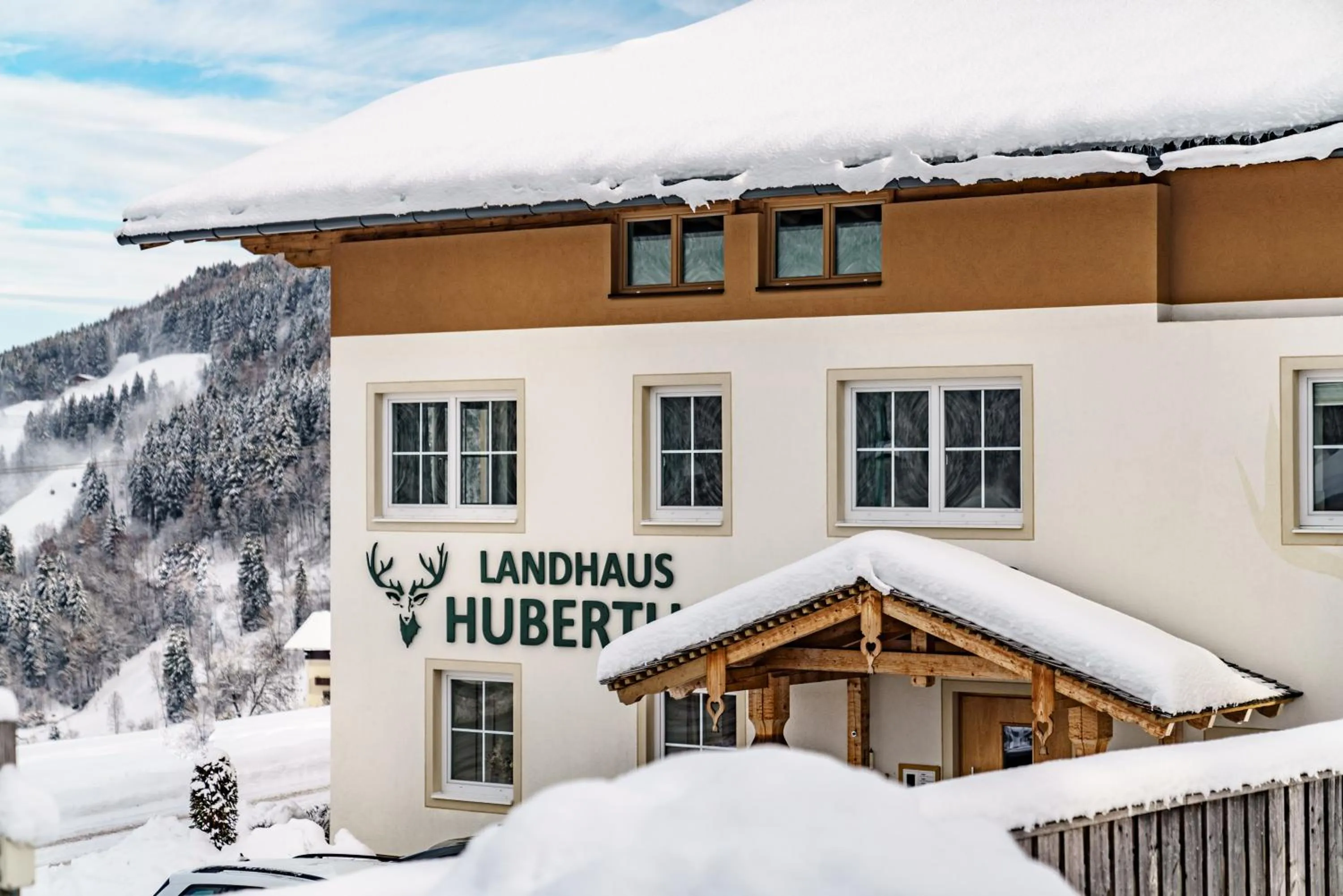 Property building in Appartements Landhaus Hubertus Wellness & Breakfast