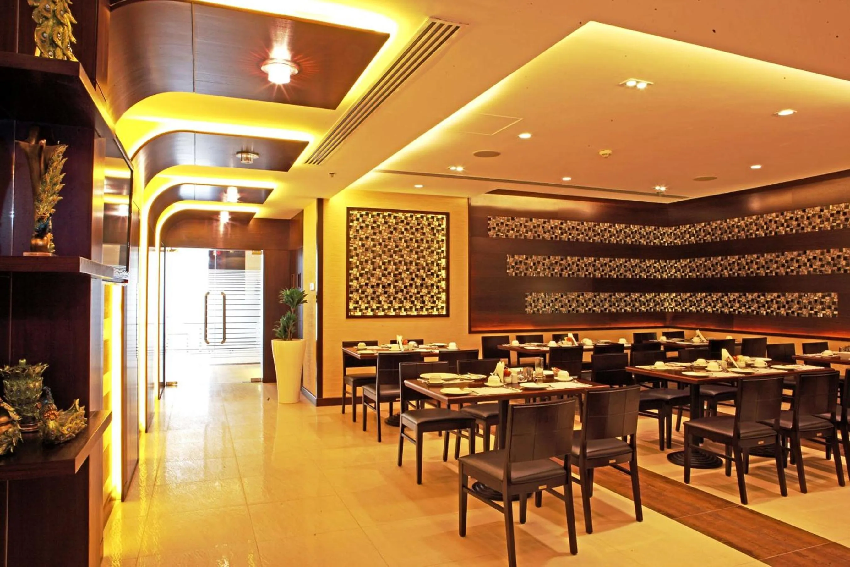 Restaurant/places to eat in Al Waleed Holiday Homes