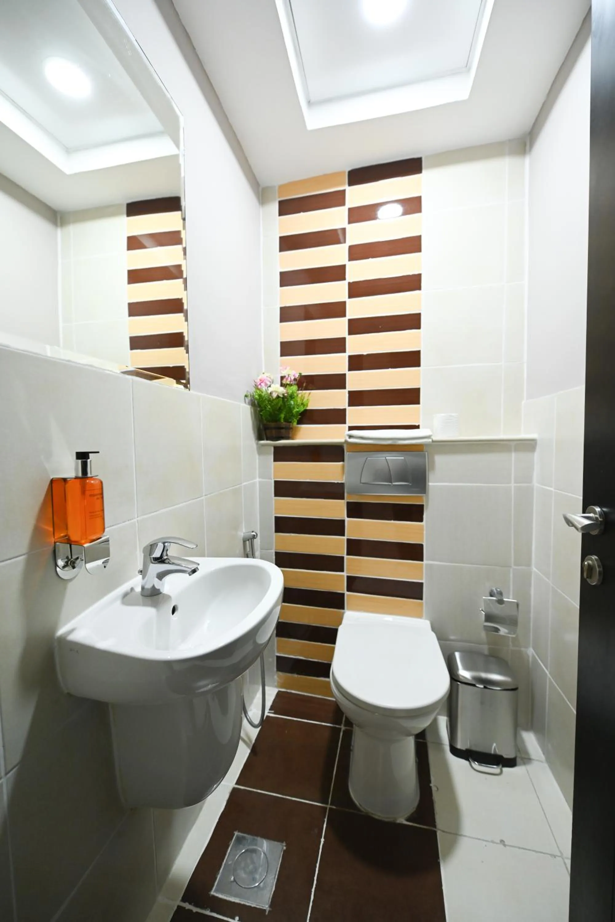 Toilet in Al Waleed Holiday Homes