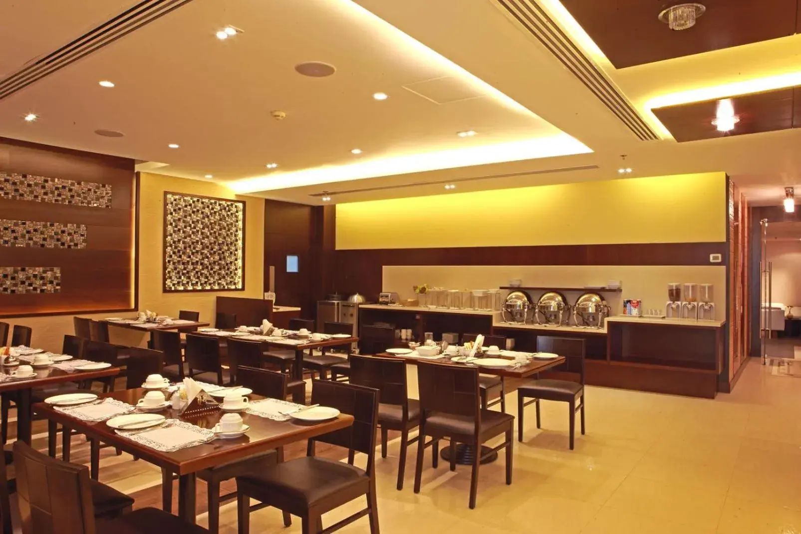 Restaurant/places to eat in Al Waleed Holiday Homes Restaurant/places to eat in Al Waleed Holiday Homes