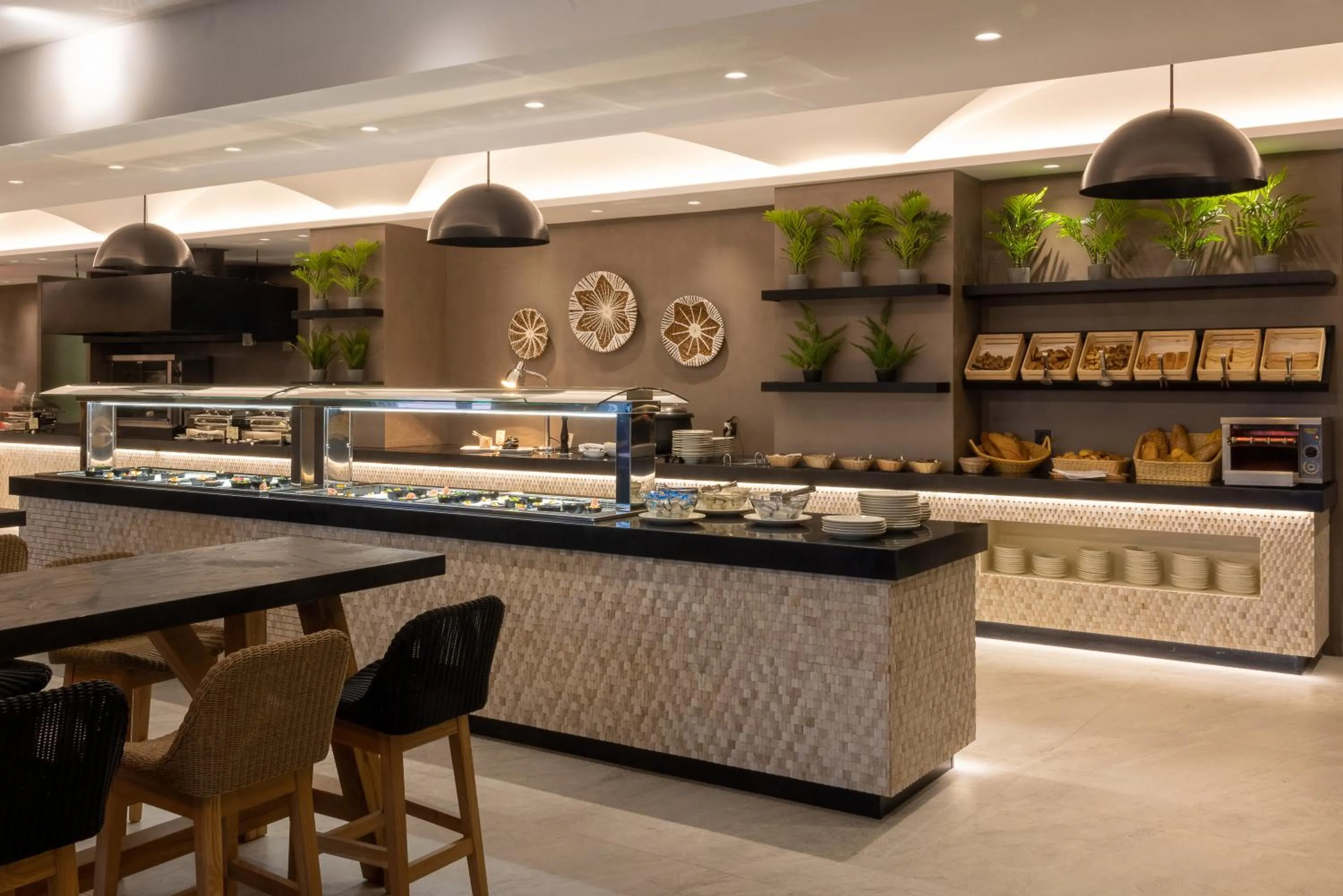 Restaurant/places to eat in Eliros Mare Beachfront Poem Hotel