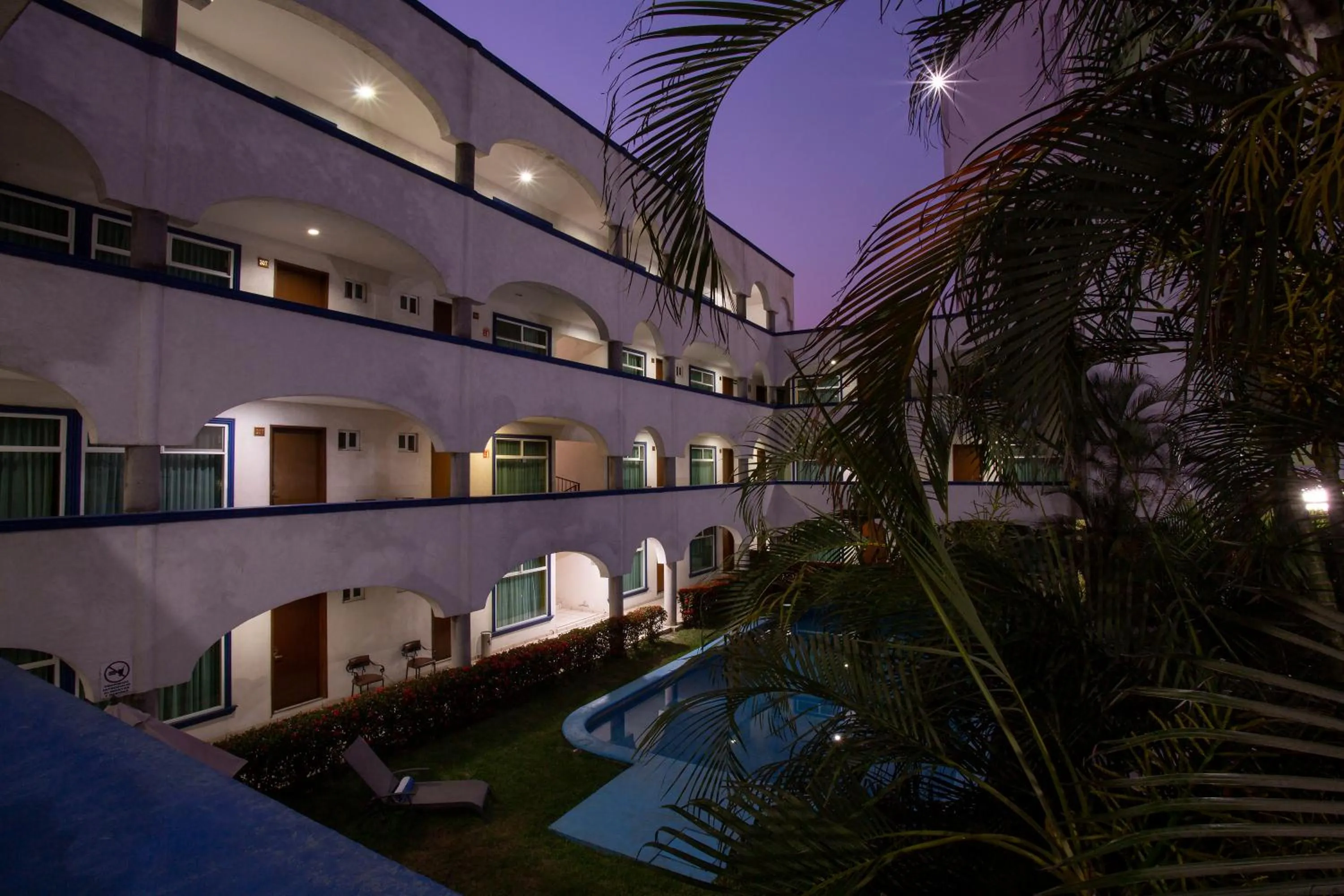 Property building in Hotel Arcos Aeropuerto