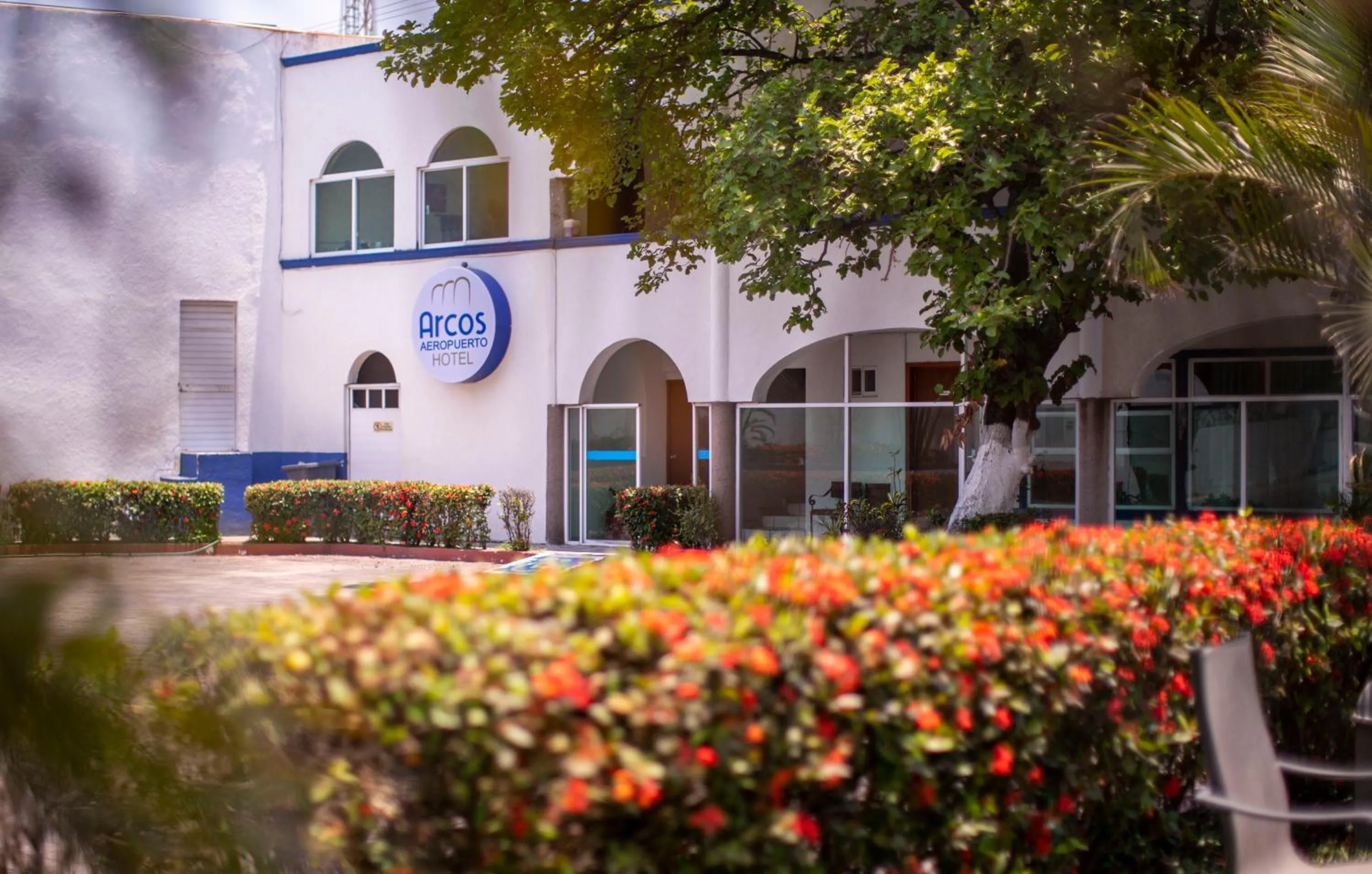 Property building in Hotel Arcos Aeropuerto