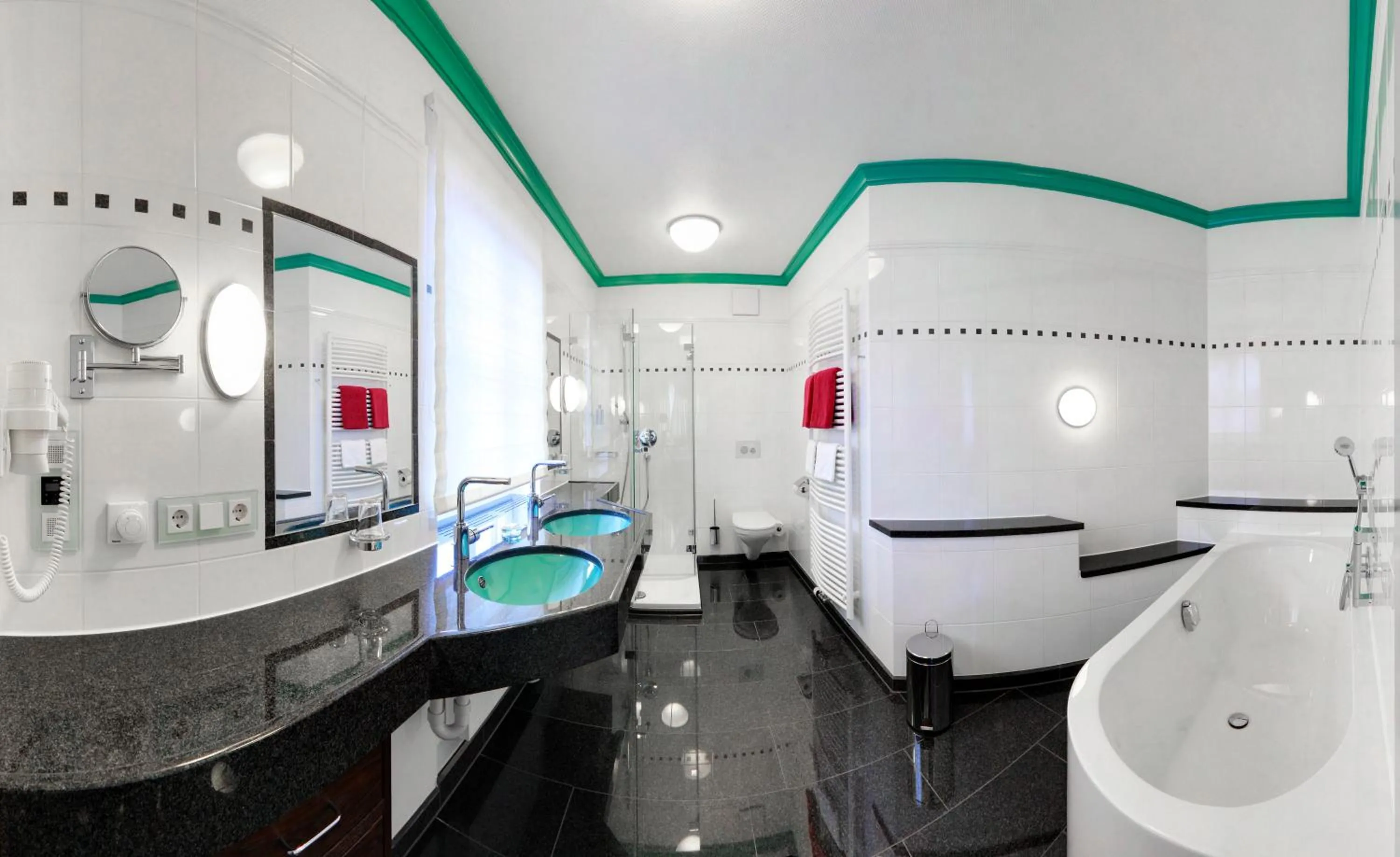 Bathroom in Kneipp- und Wellvitalhotel Edelweiss