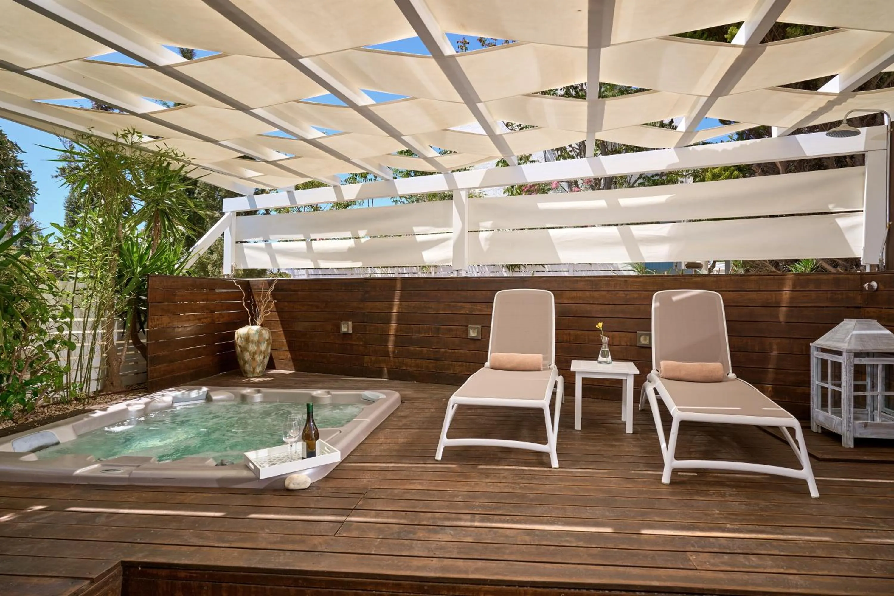 Hot Tub in Stelia Mare Boutique Hotel