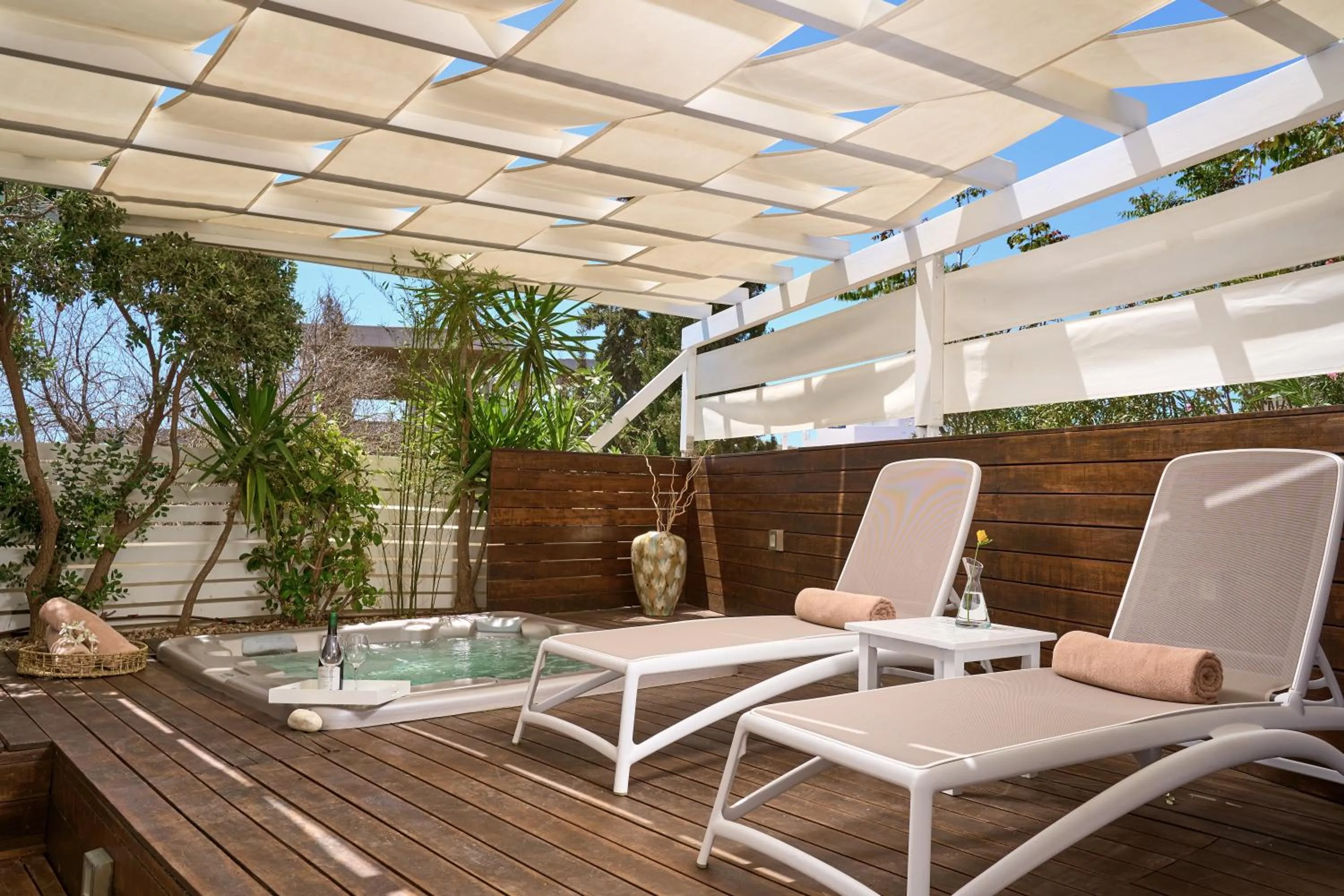 Hot Tub in Stelia Mare Boutique Hotel