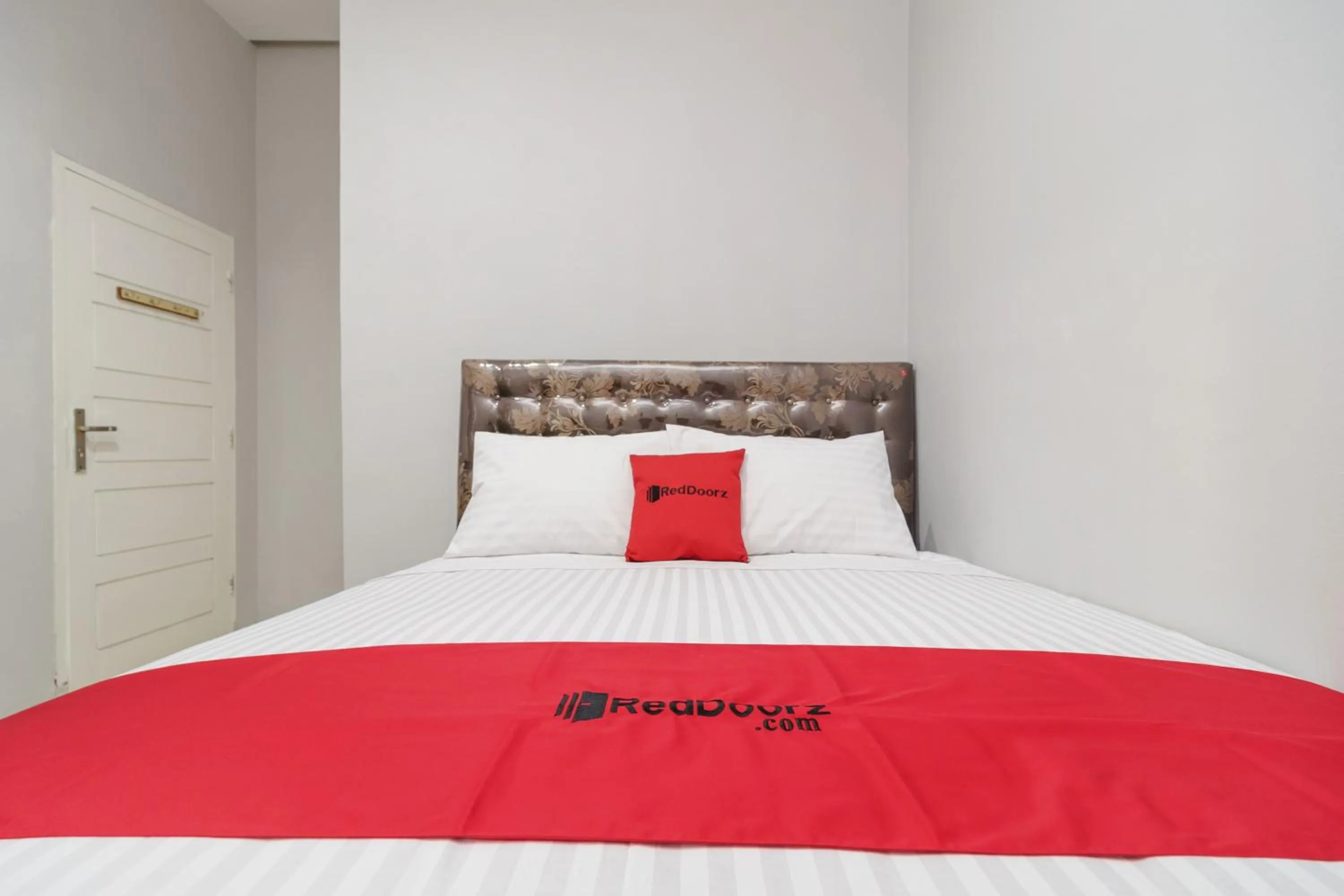 Bed in RedDoorz @ Jalan Demang Lebar Raya Palembang