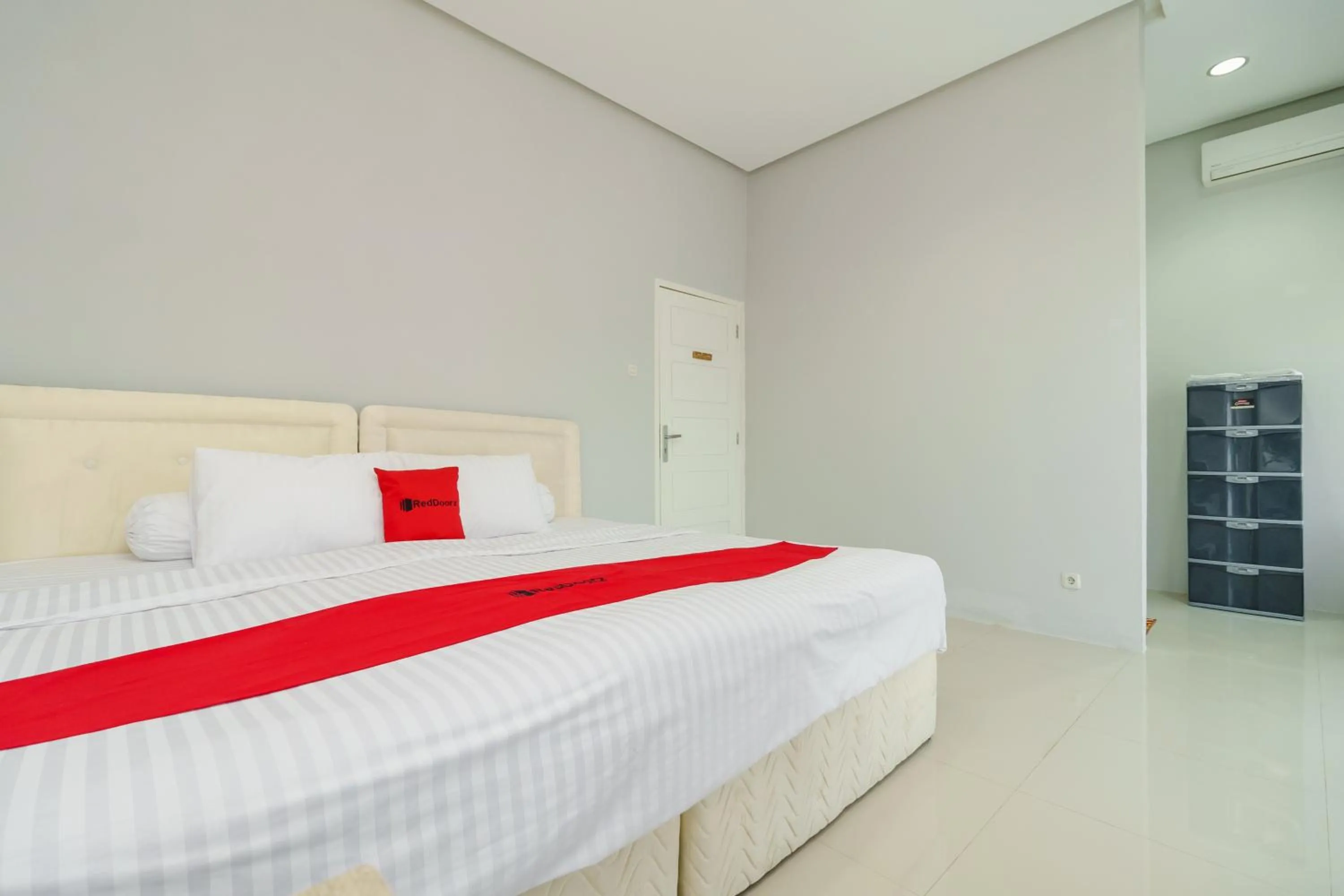Bed in RedDoorz @ Jalan Demang Lebar Raya Palembang