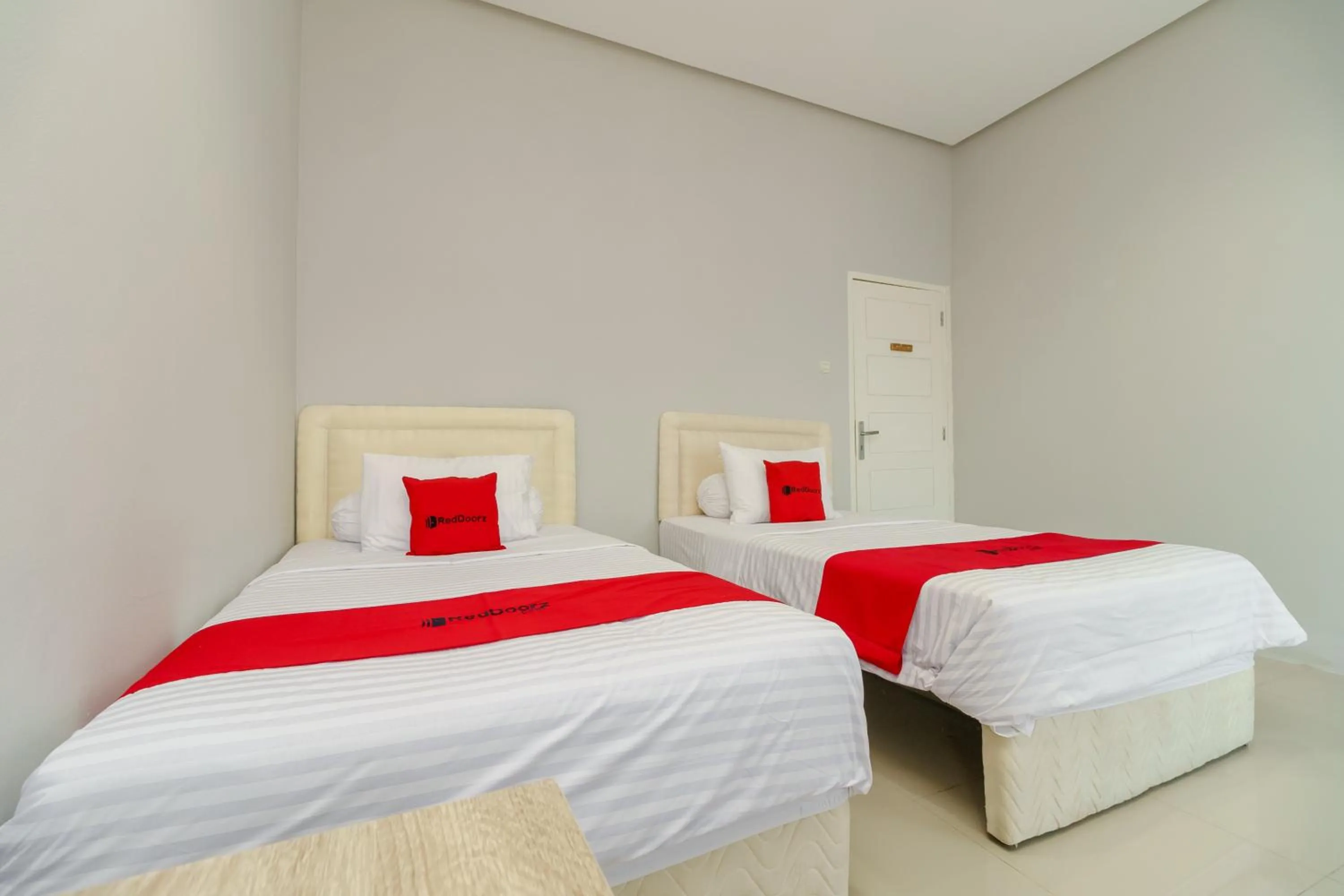 Bed in RedDoorz @ Jalan Demang Lebar Raya Palembang