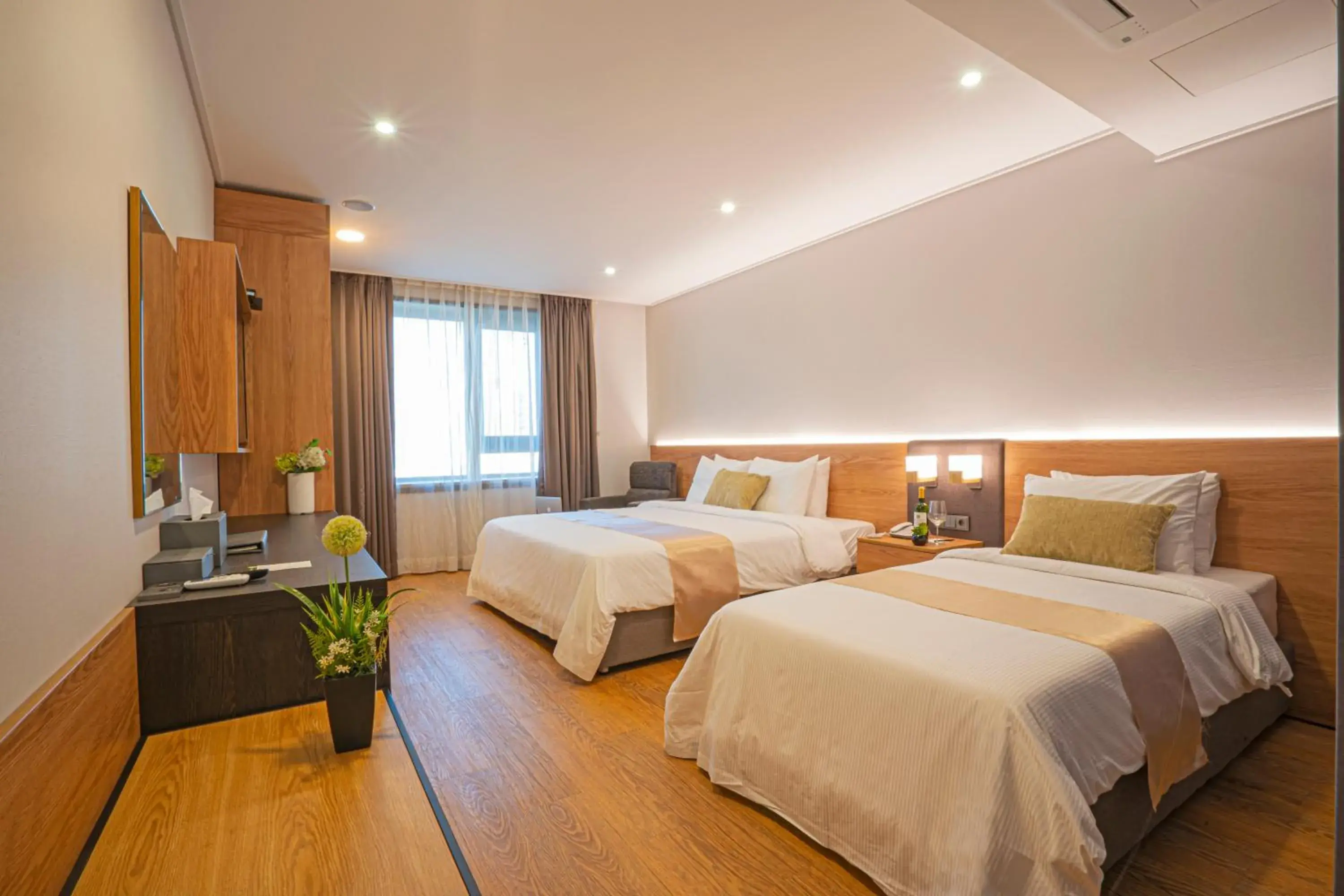 Photo of the whole room, Bed in Embledon Hotel Photo of the whole room, Bed in Embledon Hotel