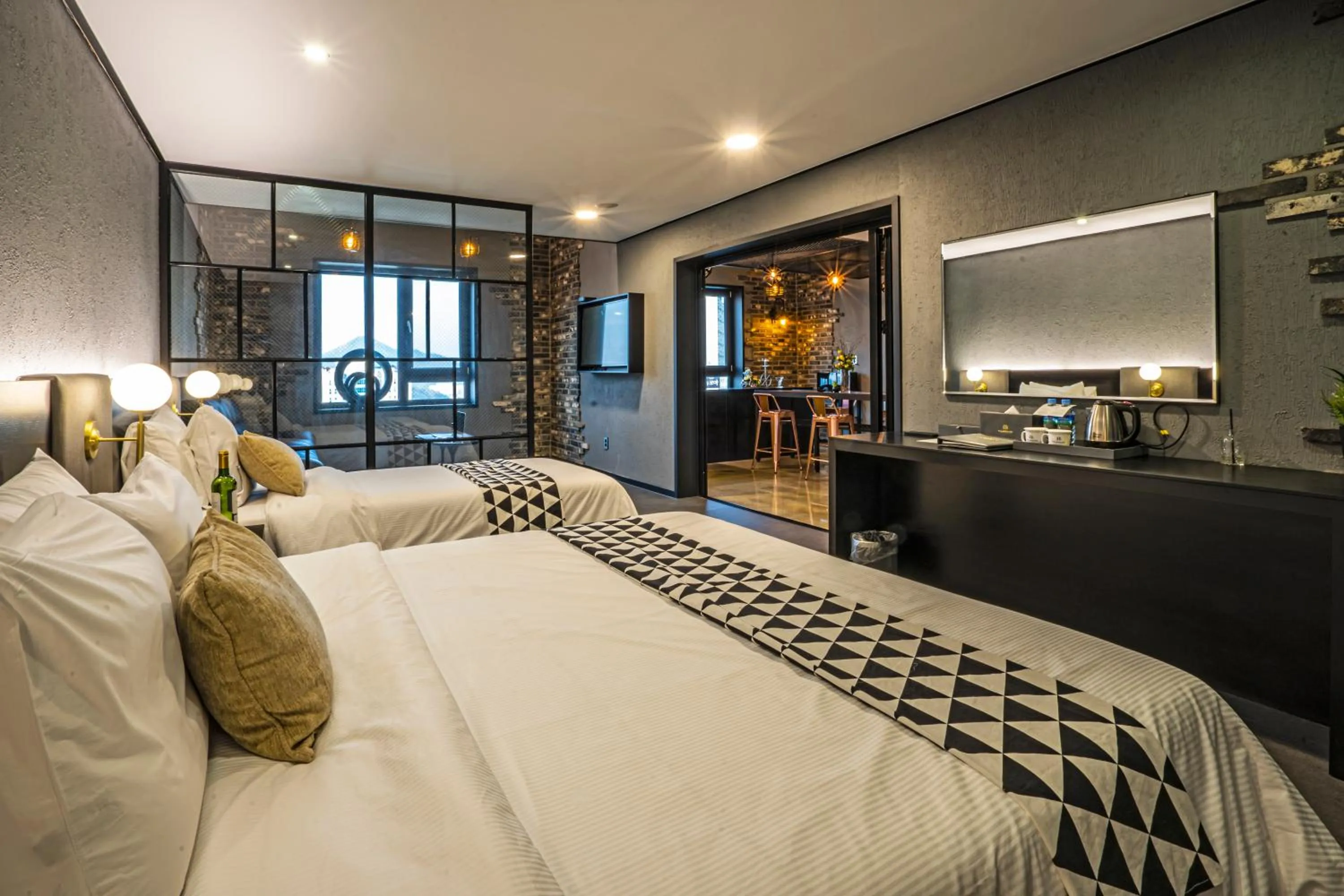 Photo of the whole room, Bed in Embledon Hotel