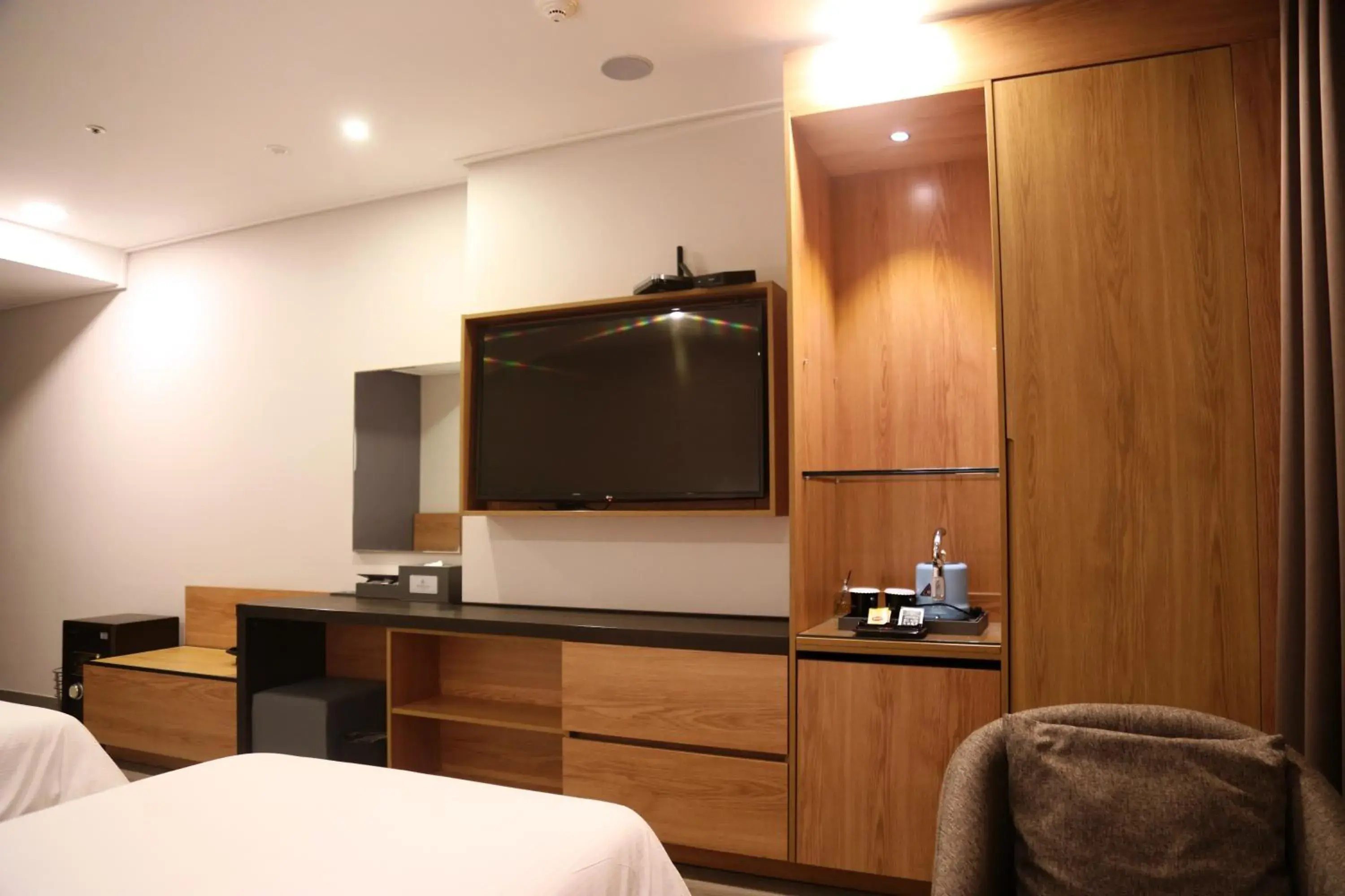 TV and multimedia, Bed in Embledon Hotel TV and multimedia, Bed in Embledon Hotel