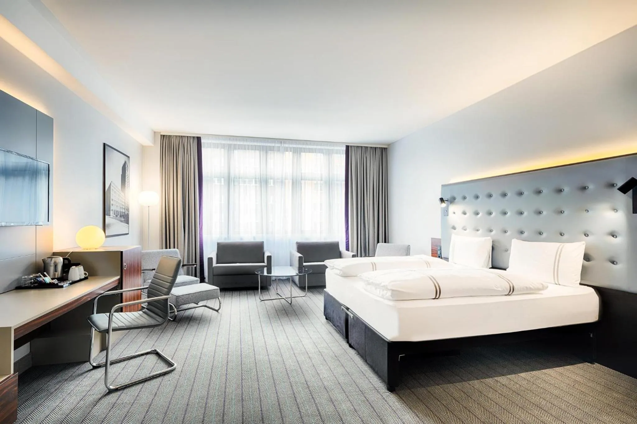 Bedroom, Bed in Premier Inn Köln City Mediapark