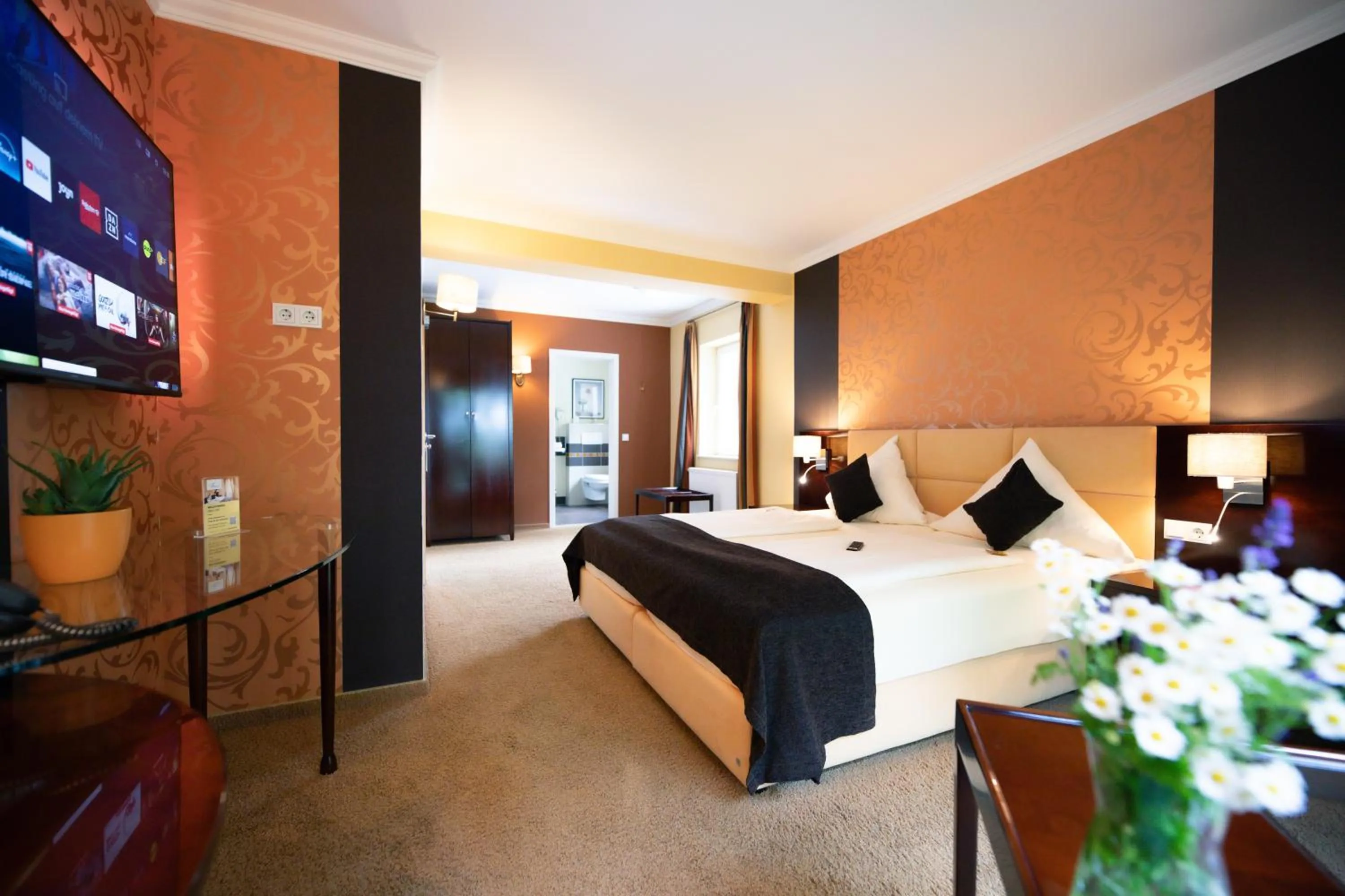 Bed in Hotel Sonnenhof