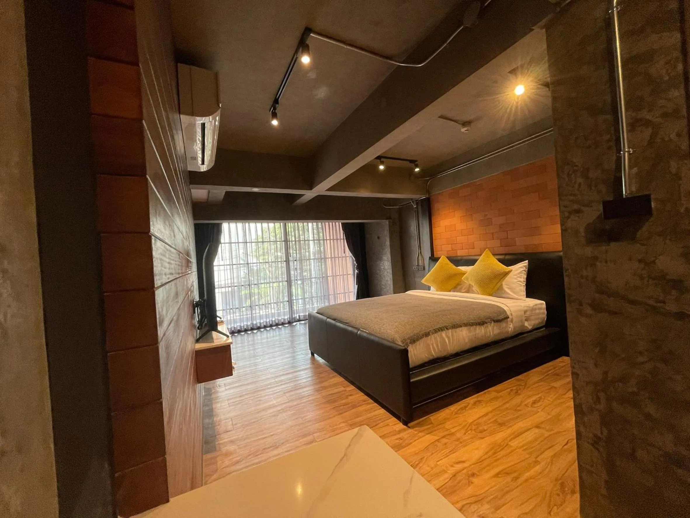 Photo of the whole room, Bed in Loft122 Hotel