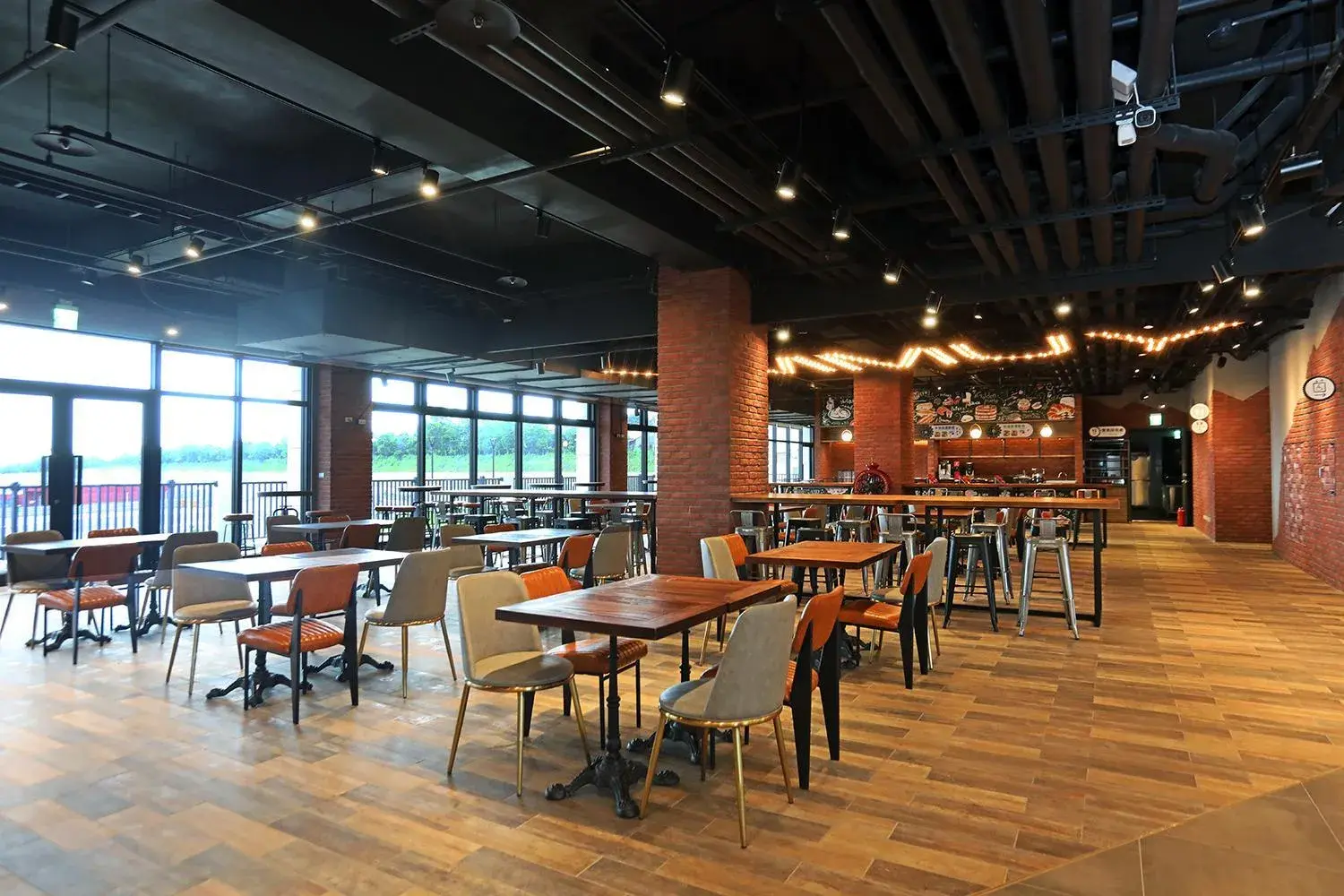 Restaurant/places to eat in T11、T12 Hotel Restaurant/places to eat in T11、T12 Hotel