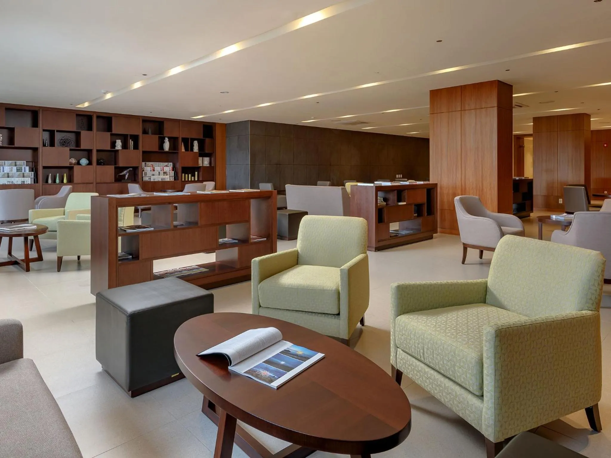 Library in LOTTE Hotel Serviced Apartment