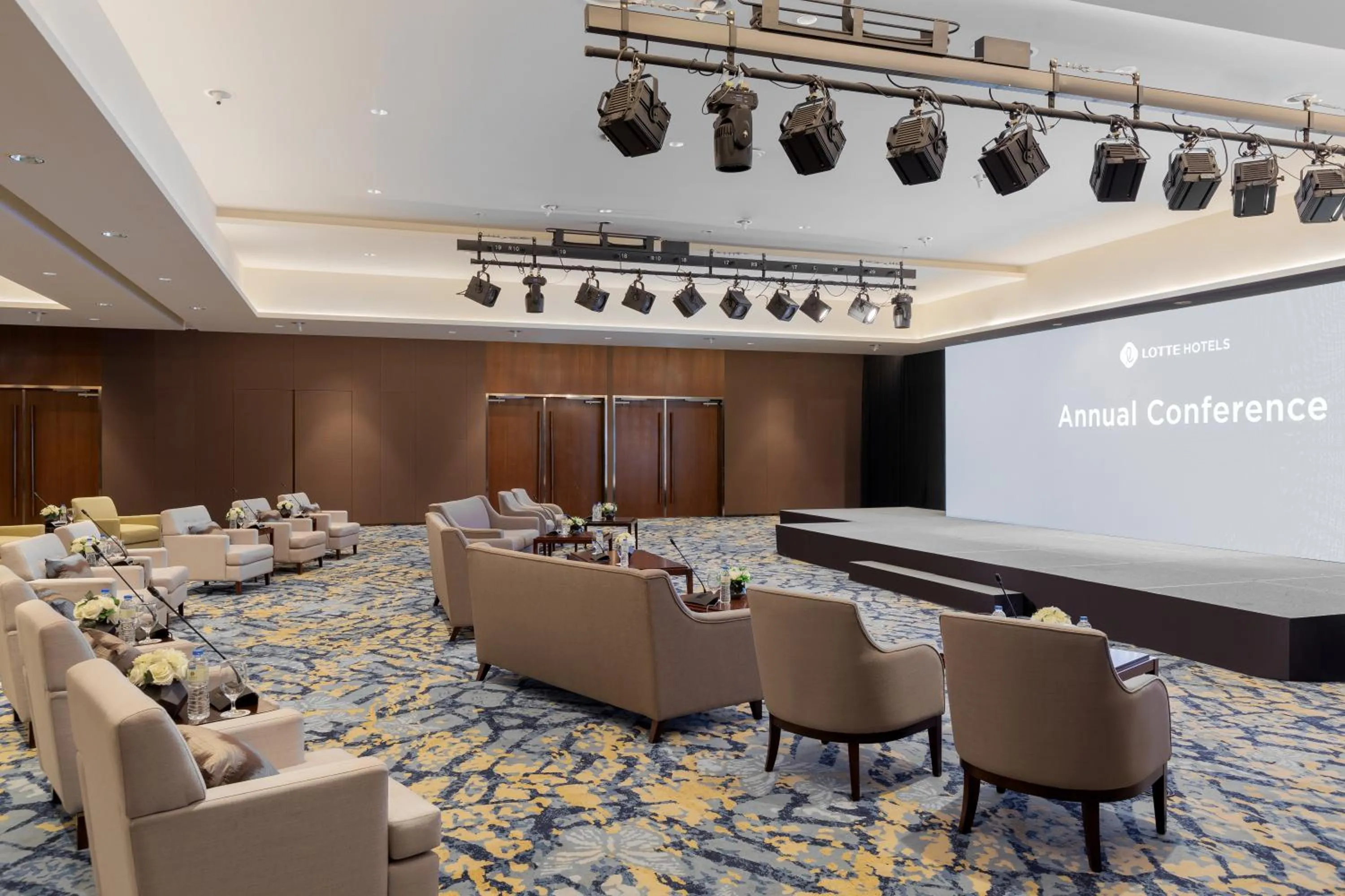 Meeting/conference room in LOTTE Hotel Serviced Apartment