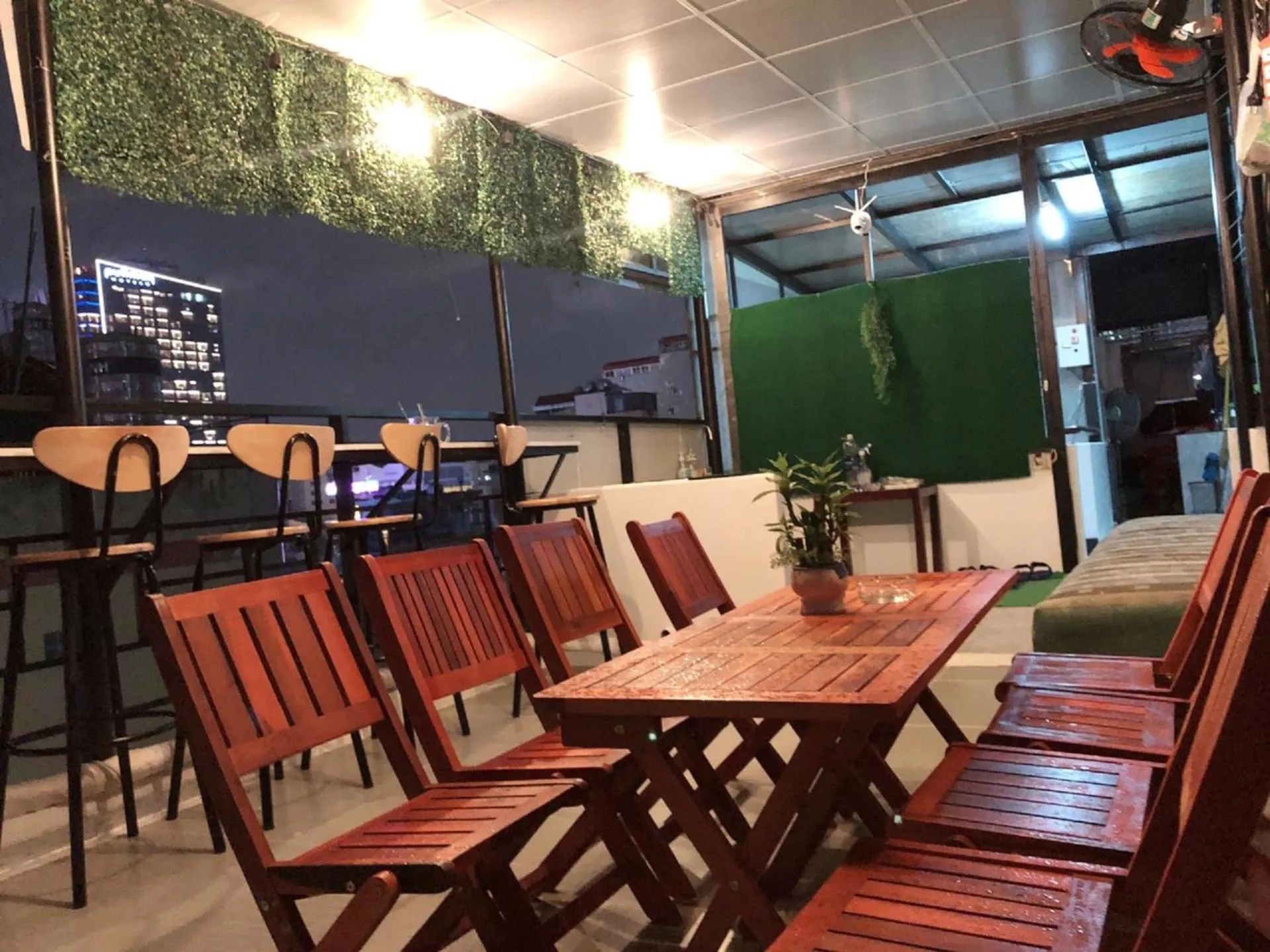 SaiGon CoZy Hotel "241 Pham Ngu Lao Street''