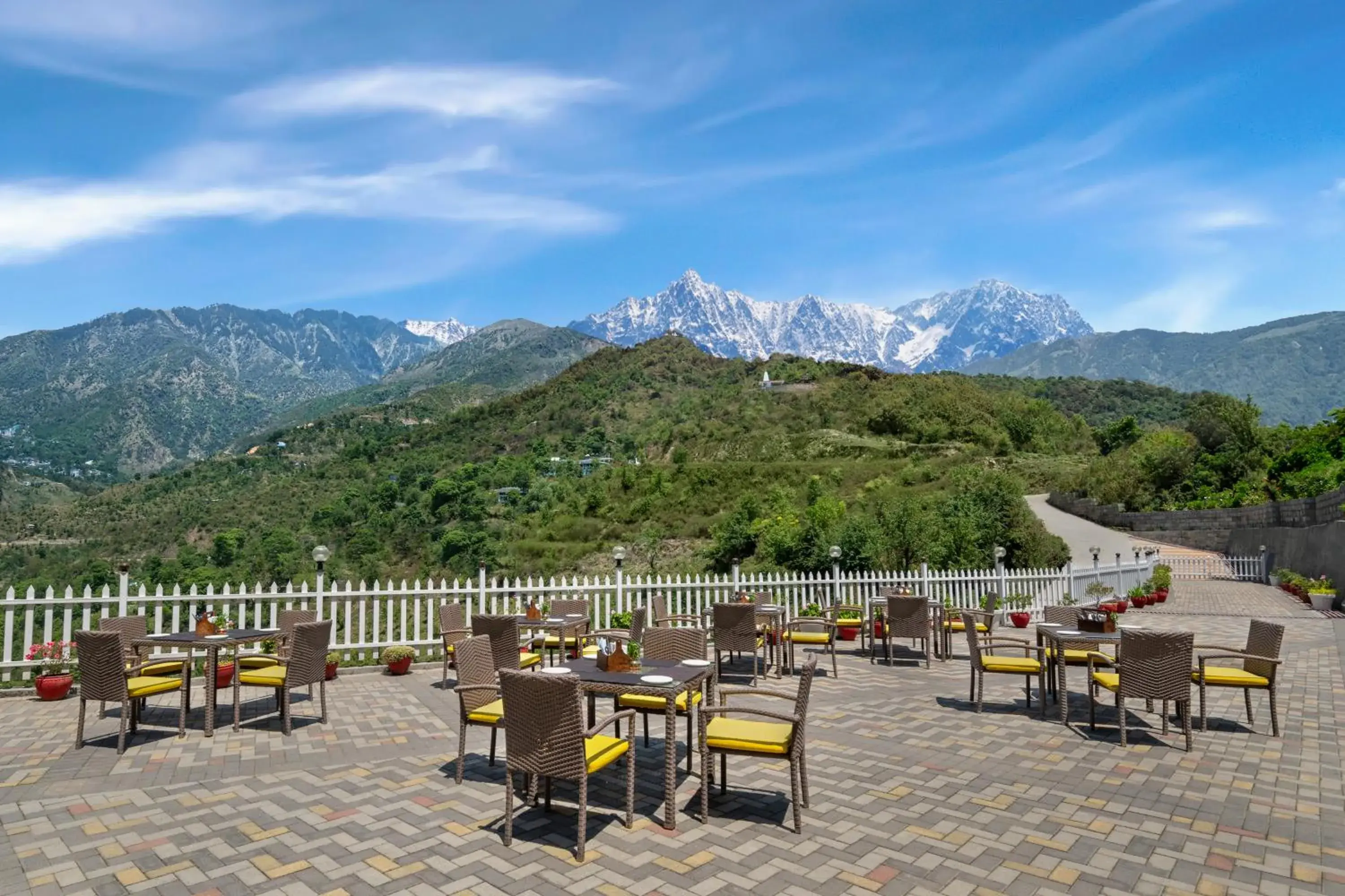 sunbed in juSTa Birding Resort & Spa - Best Dhauladhar View Resort sunbed in juSTa Birding Resort & Spa - Best Dhauladhar View Resort