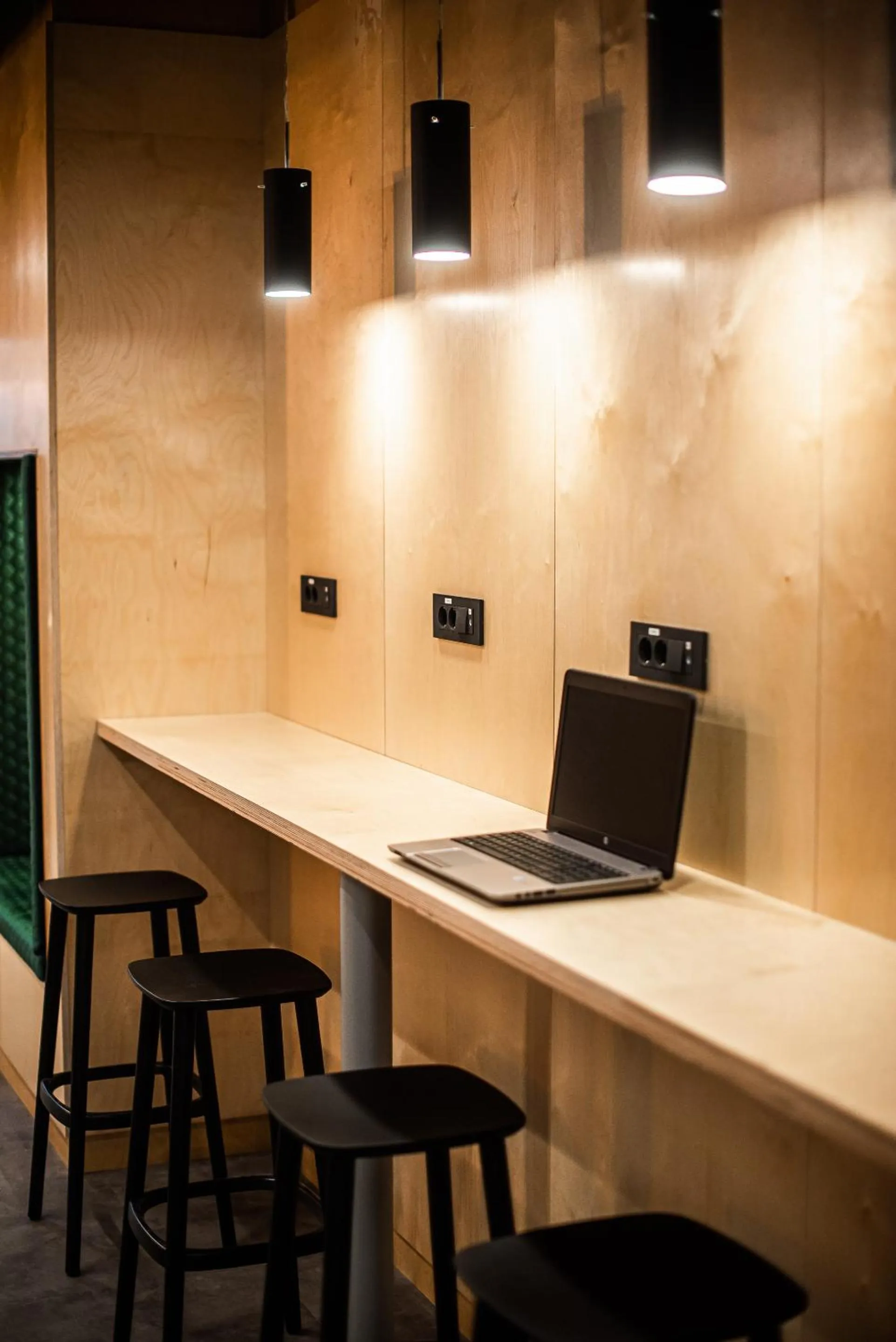 Business facilities in Dragons Dream Hostel