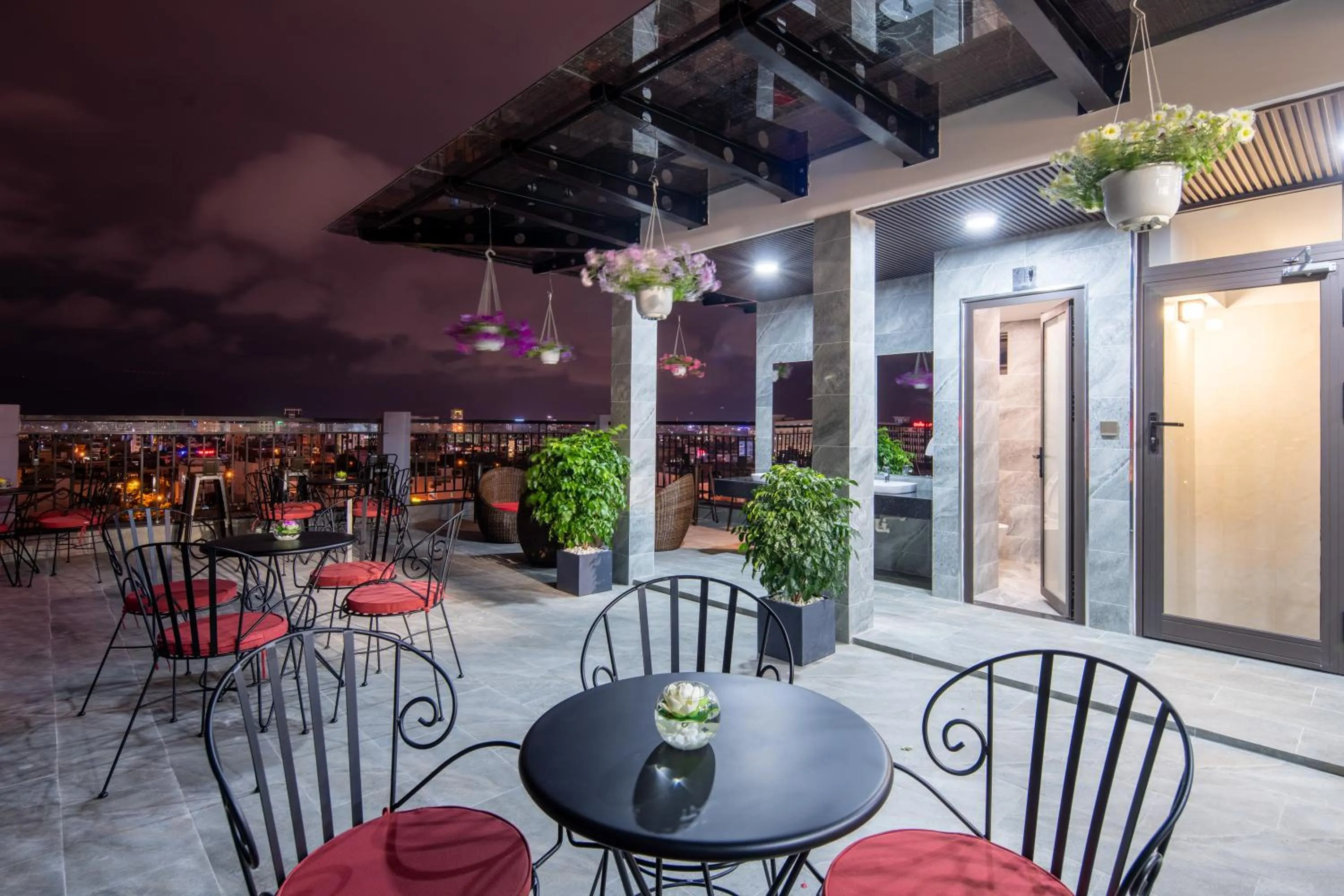 Balcony/Terrace in Tan Phuong Nam Hotel & Apartment
