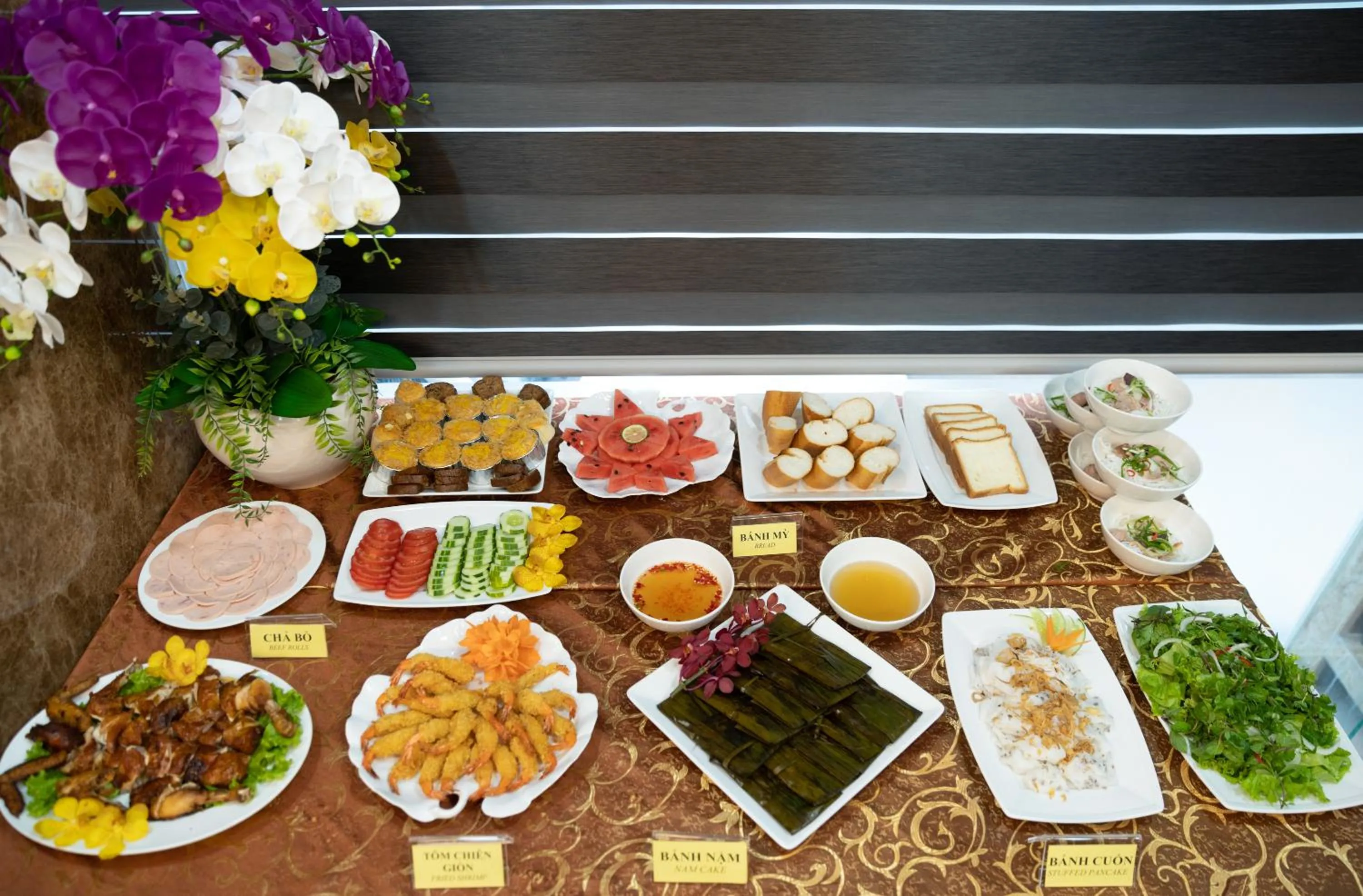 Food and drinks in Tan Phuong Nam Hotel & Apartment