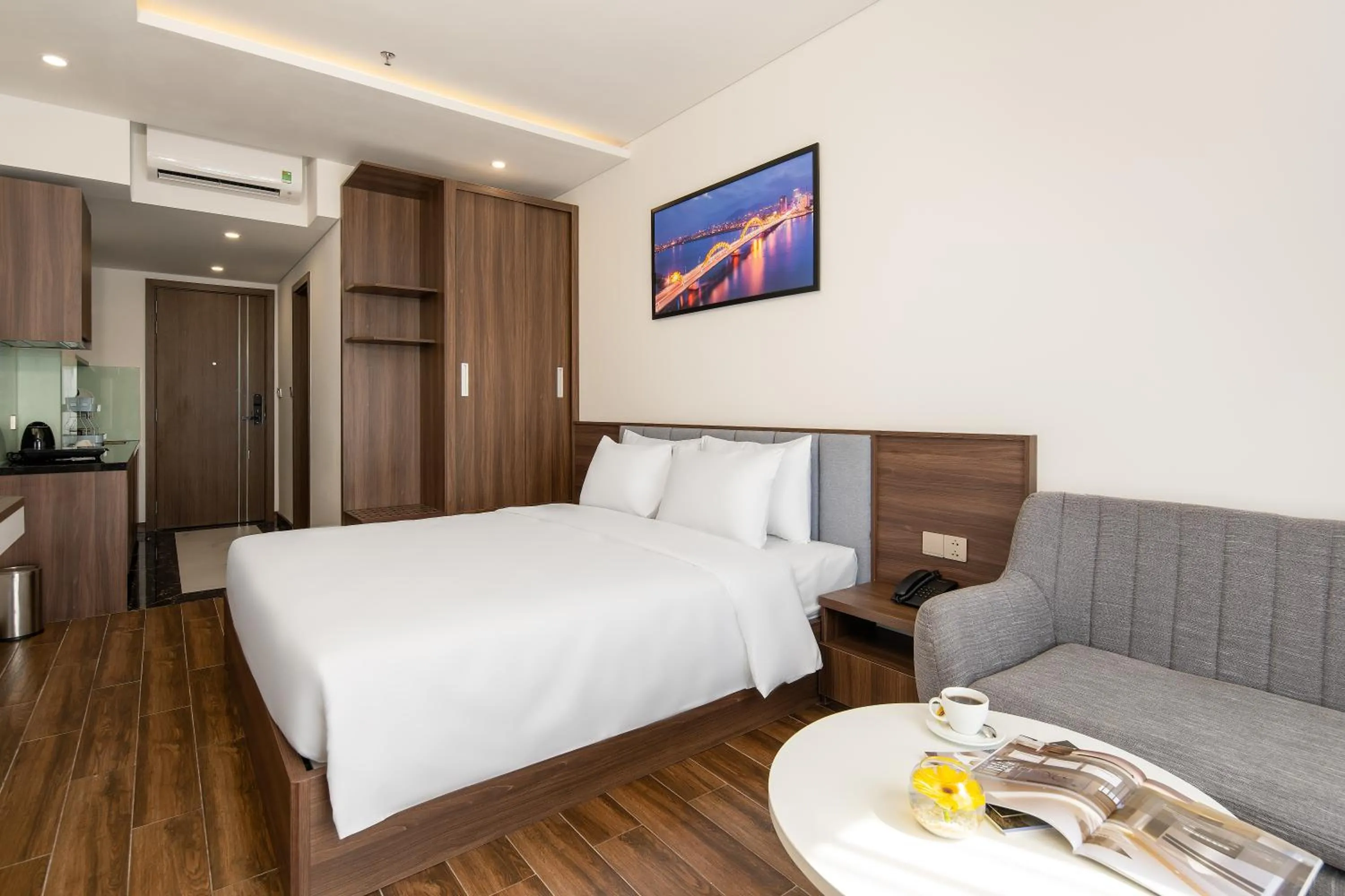 Bed in Tan Phuong Nam Hotel & Apartment