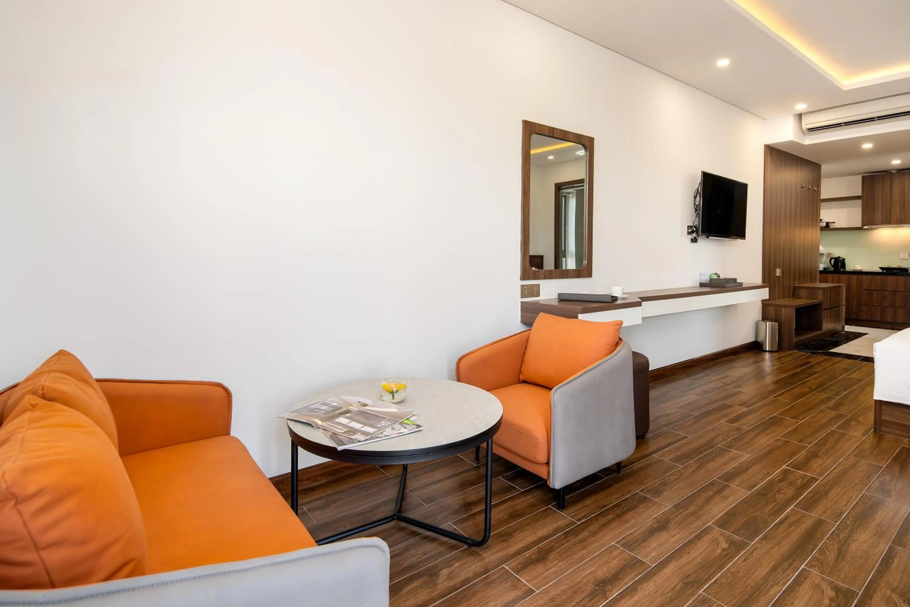 Living room in Tan Phuong Nam Hotel & Apartment