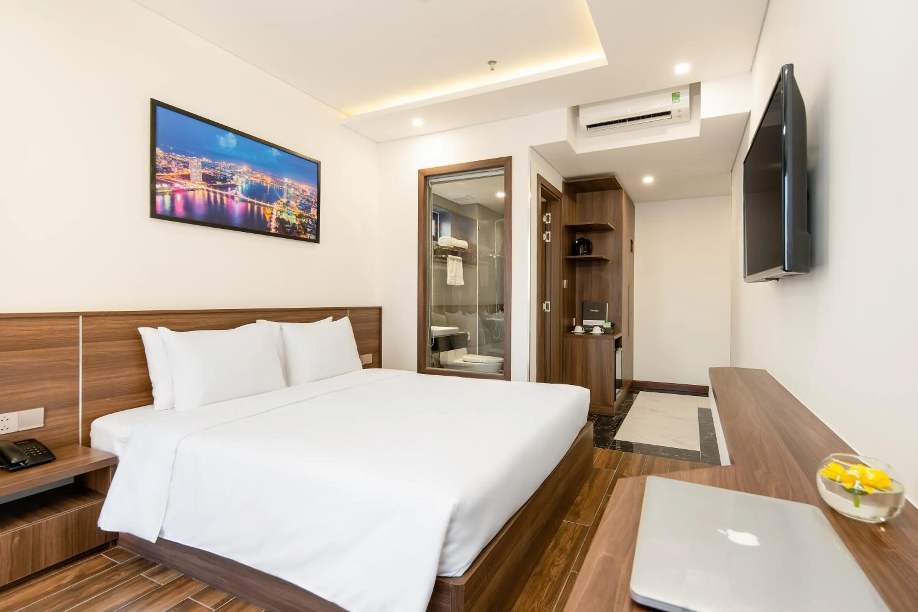 Bed in Tan Phuong Nam Hotel & Apartment