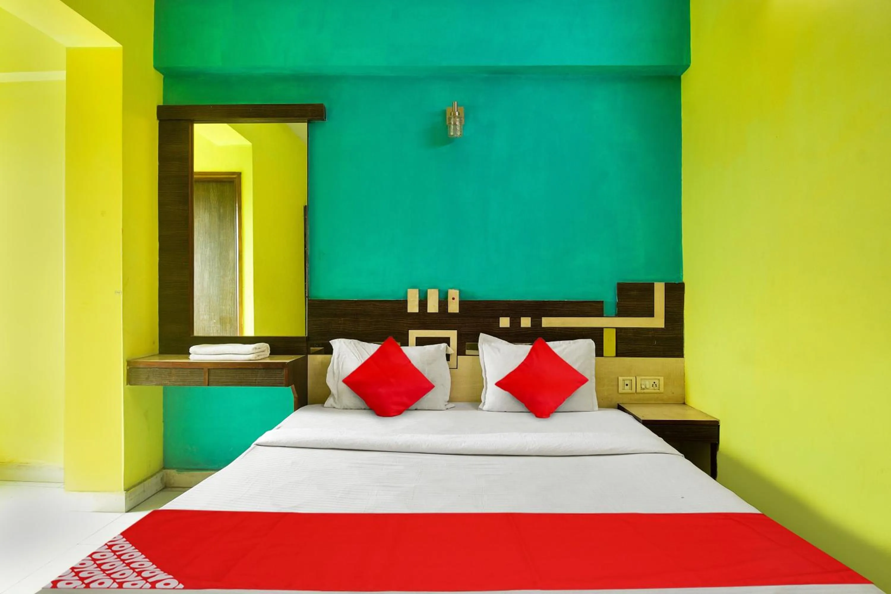 Bedroom, Bed in Hotel O New Tulip Santragachi Junction
