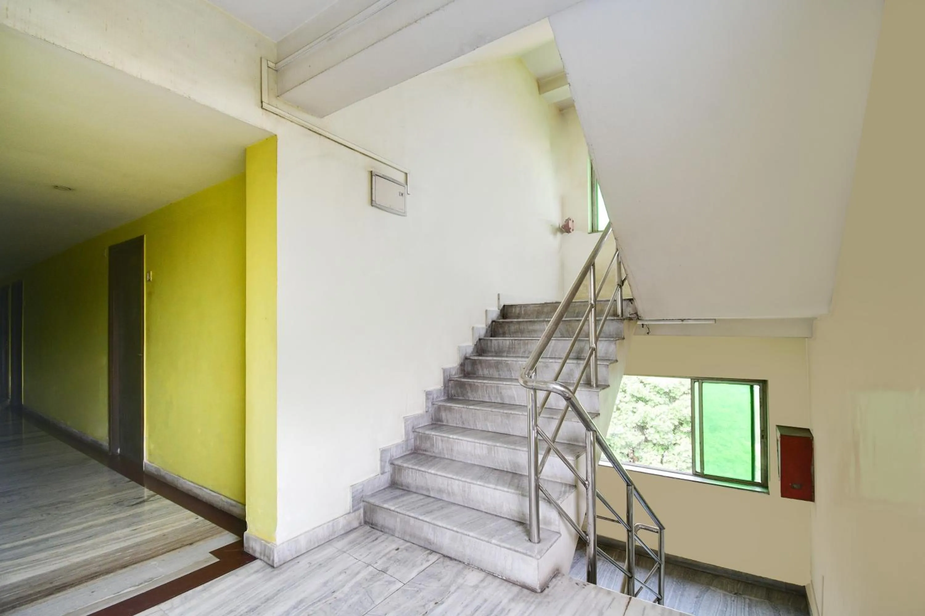 Lobby or reception in Hotel O New Tulip Santragachi Junction