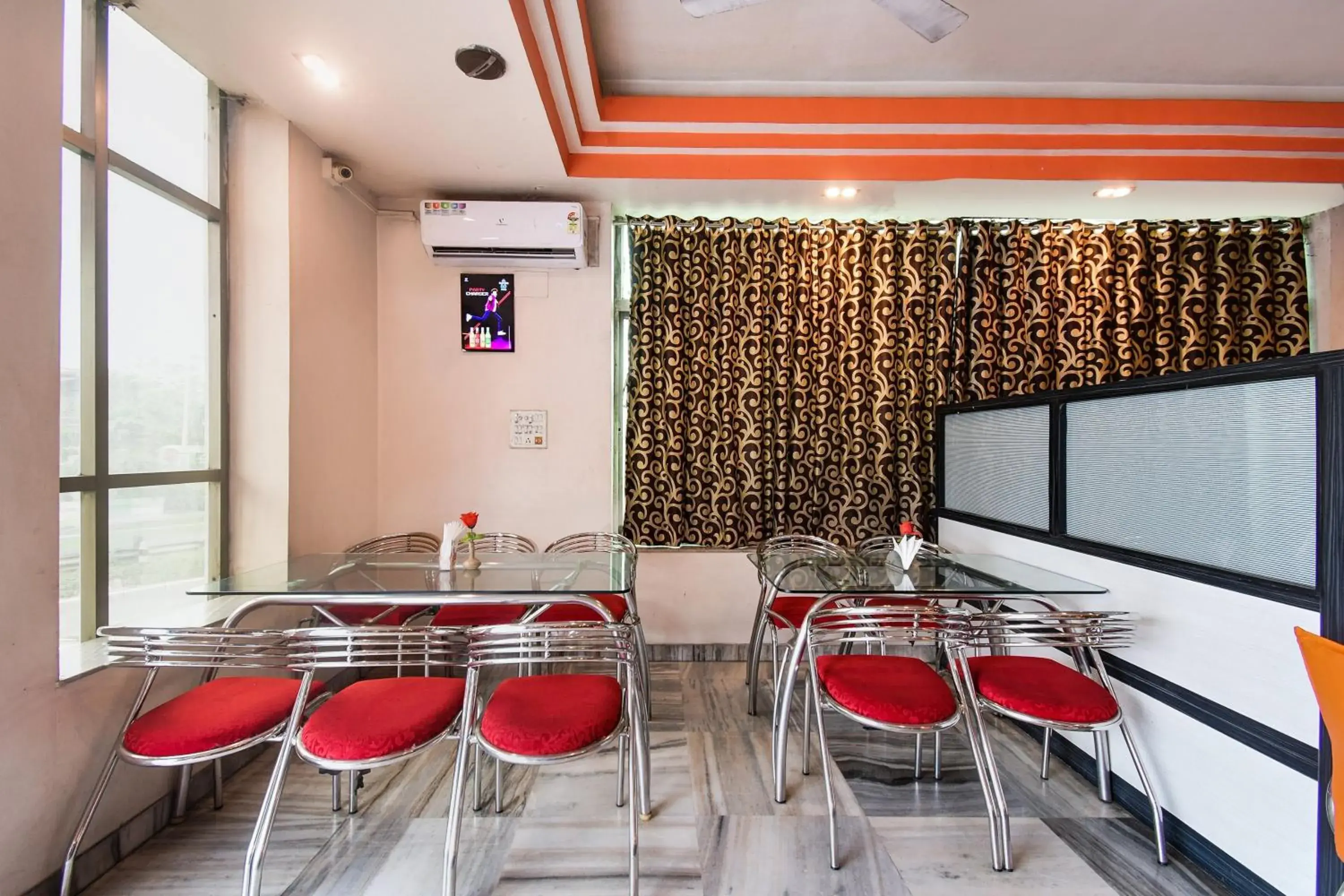 Restaurant/places to eat in Hotel O New Tulip Santragachi Junction Restaurant/places to eat in Hotel O New Tulip Santragachi Junction