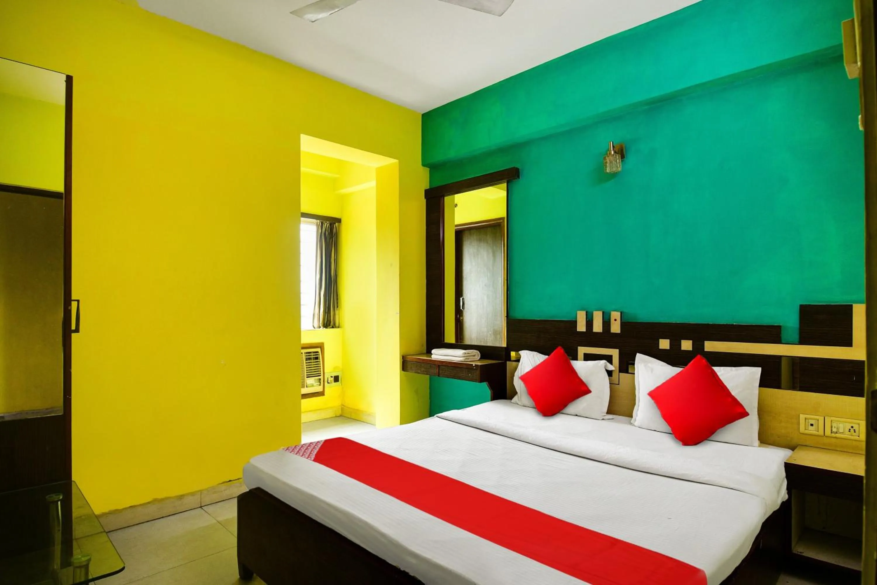 Bedroom, Bed in Hotel O New Tulip Santragachi Junction