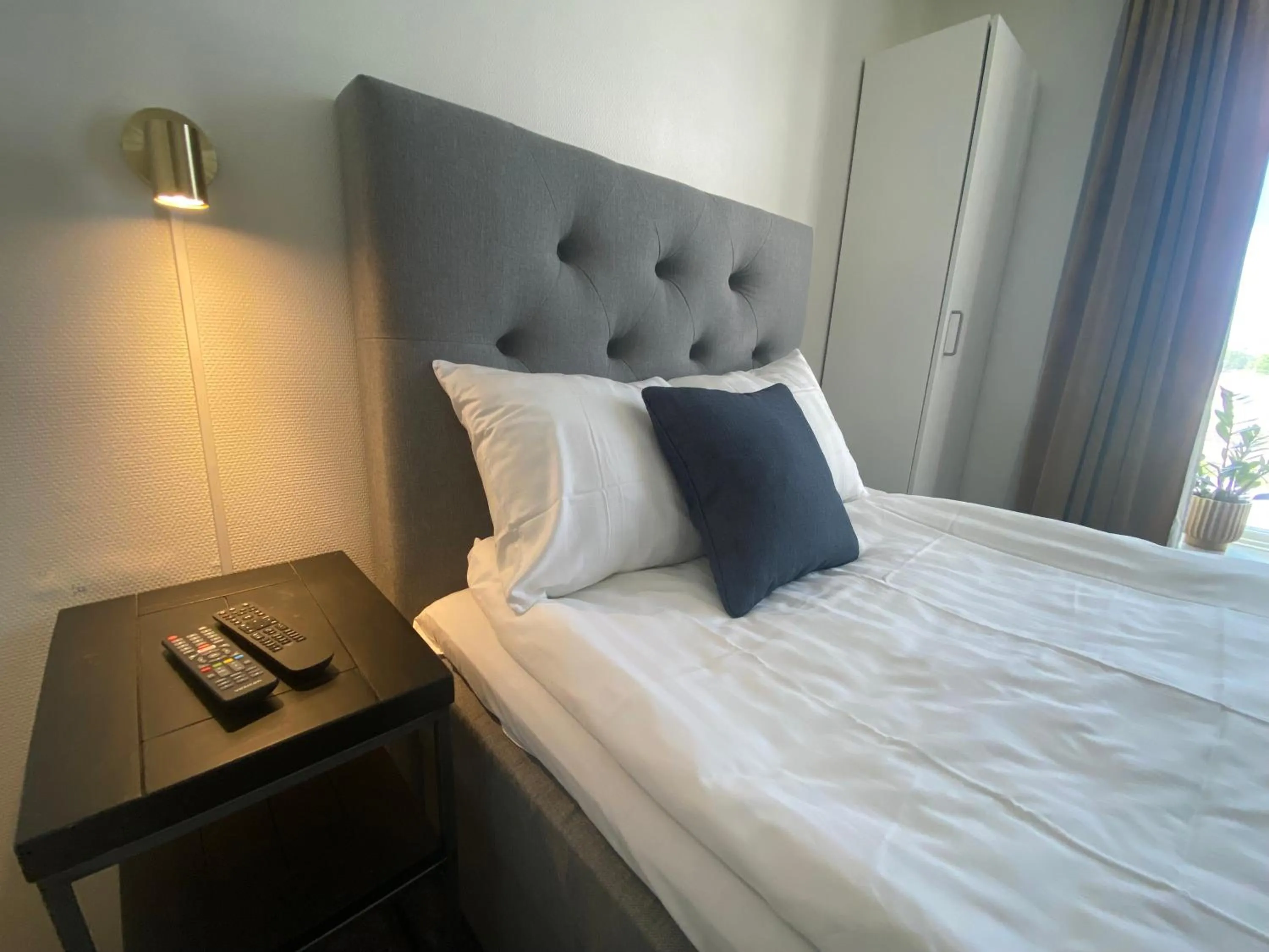 Photo of the whole room, Bed in Frövi hotell