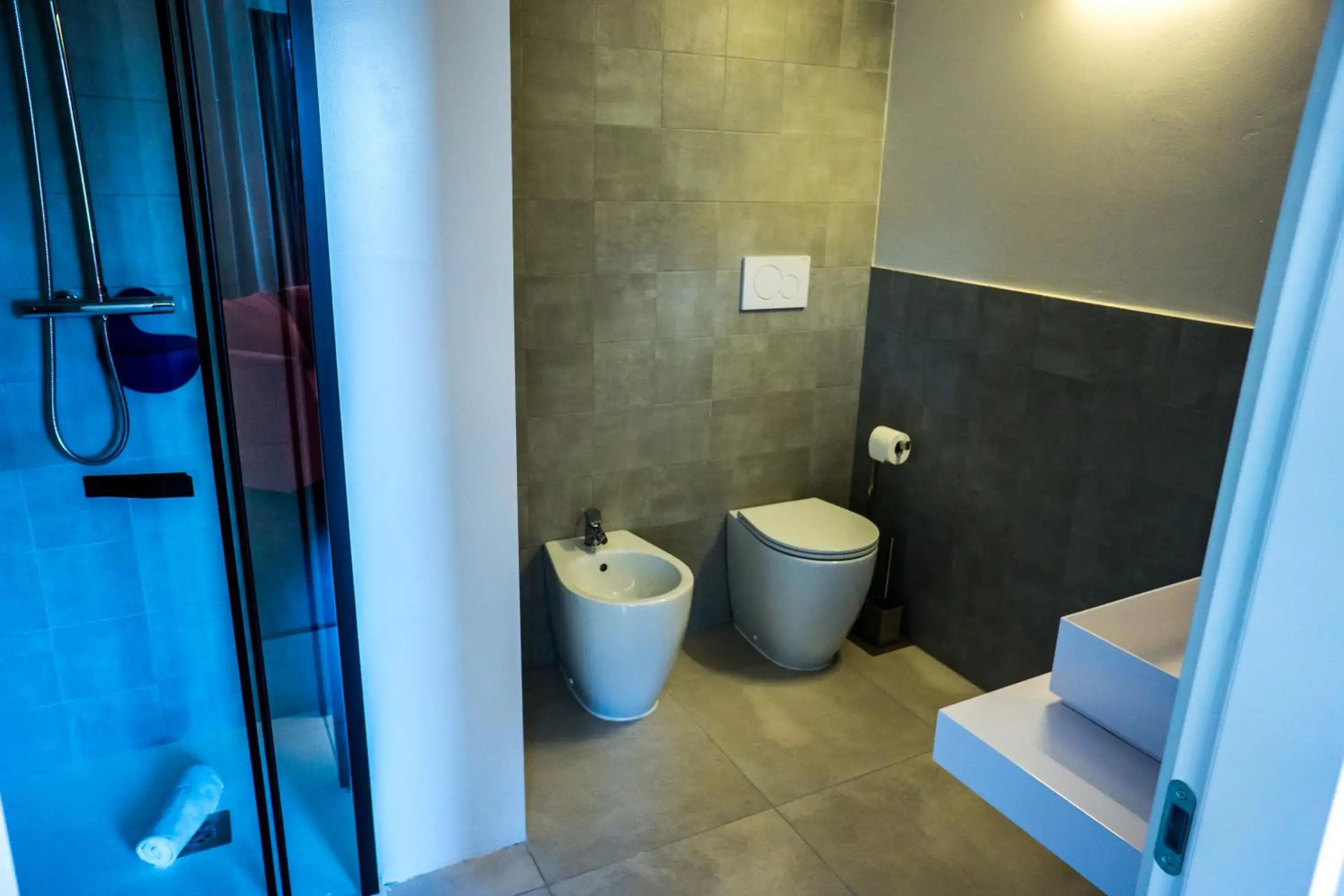 Property building in Venice Terminal Apartments & Suites Property building in Venice Terminal Apartments & Suites