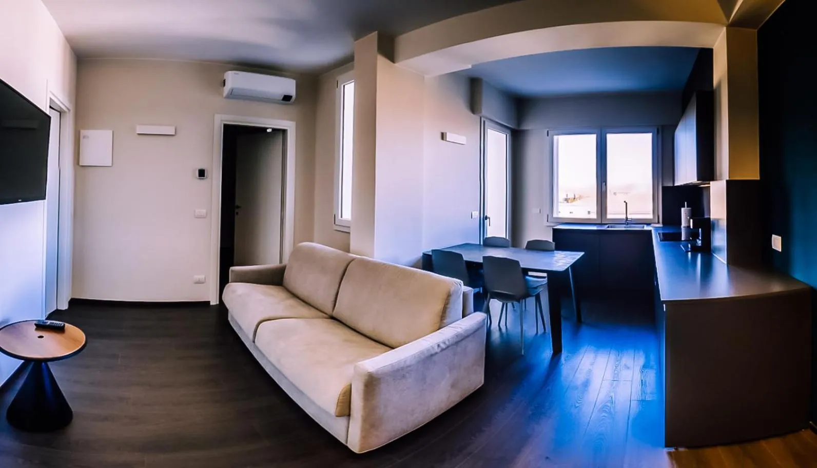 Property building in Venice Terminal Apartments & Suites