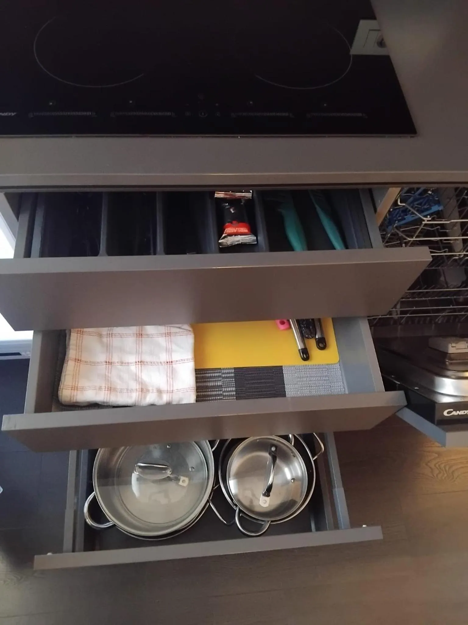 Kitchen or kitchenette in Venice Terminal Apartments & Suites