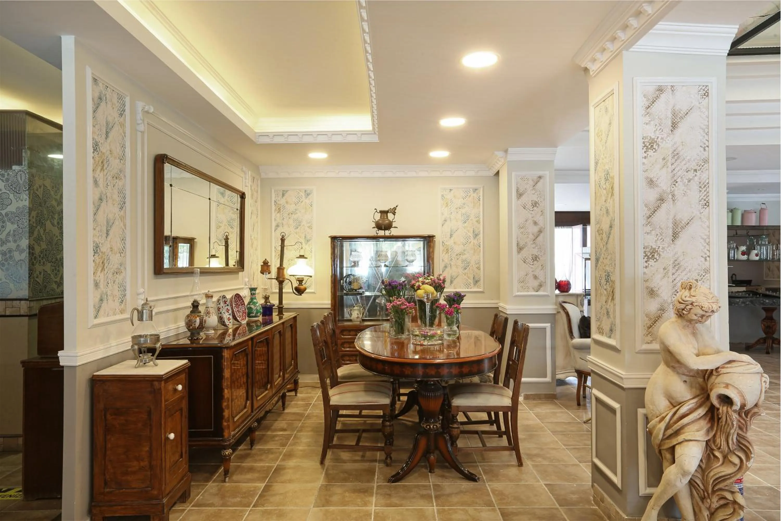 Dining area in URLA PERA HOTEL