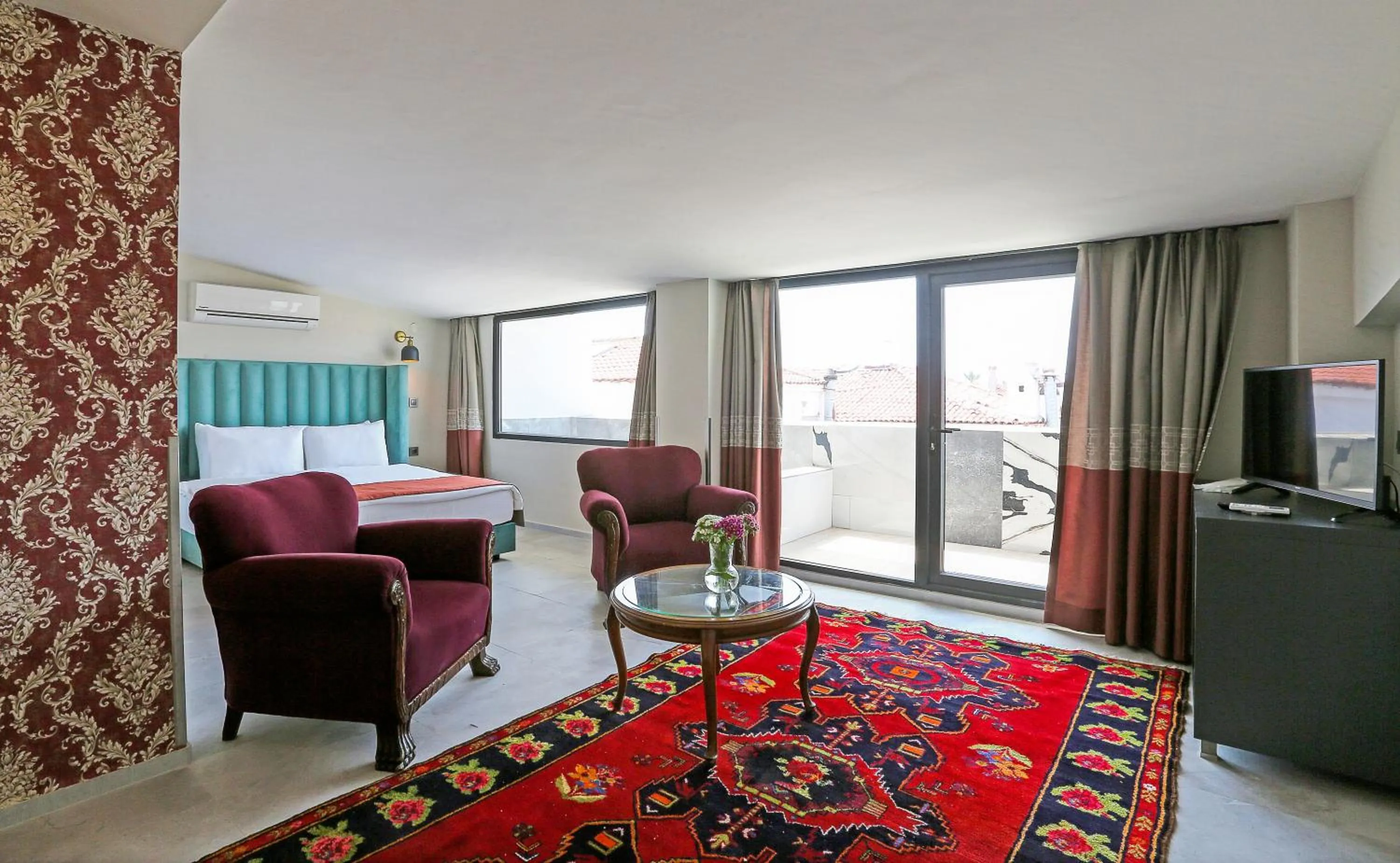 Decorative detail in URLA PERA HOTEL