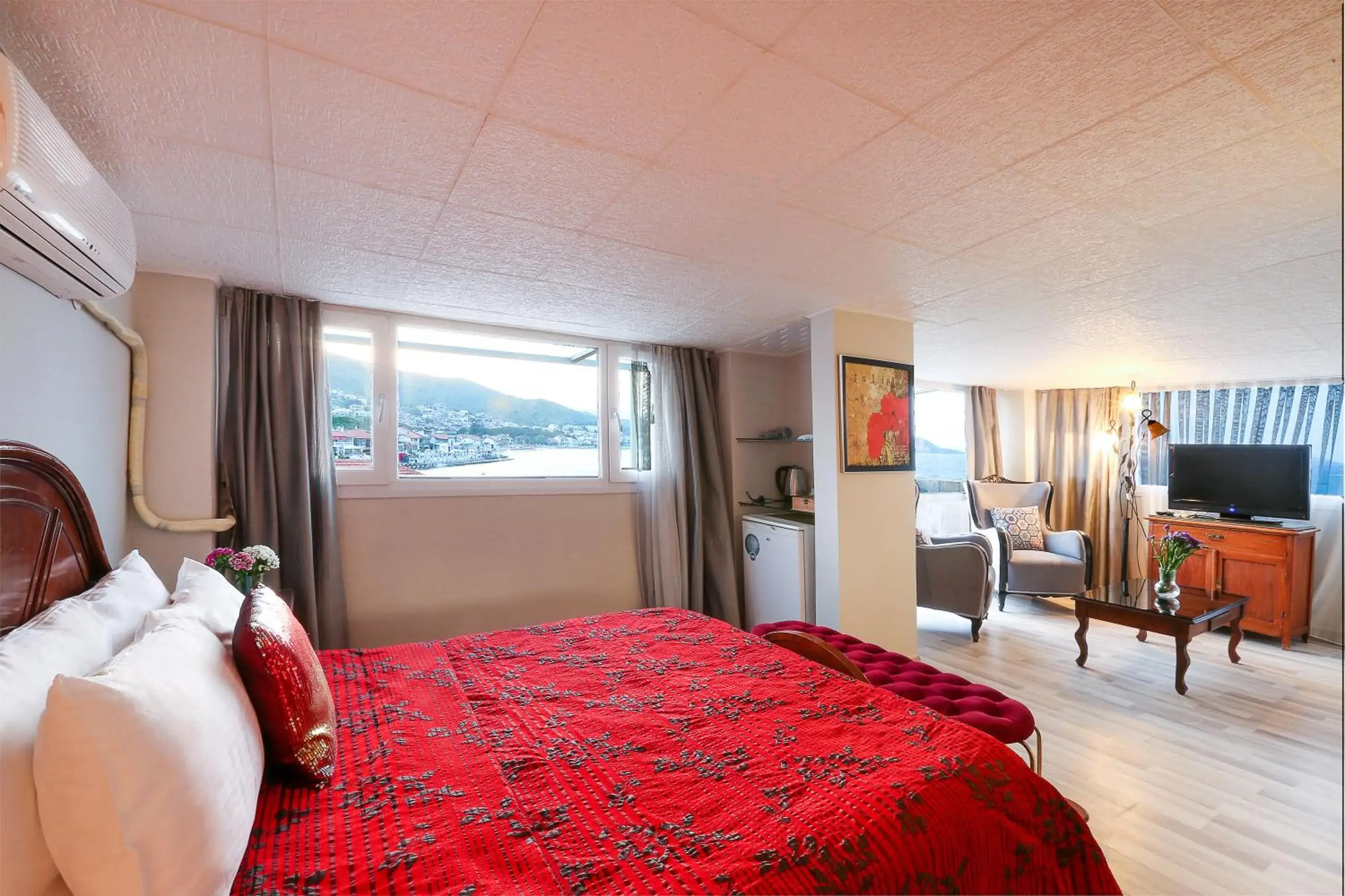 Superior King Room in URLA PERA HOTEL Superior King Room in URLA PERA HOTEL