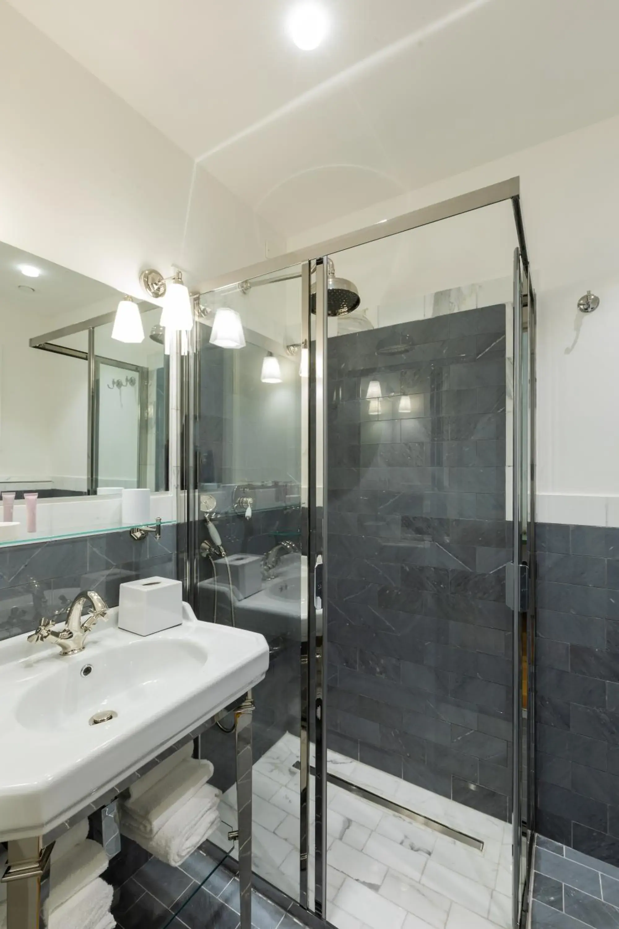 Bathroom in Amabilia Florence Bathroom in Amabilia Florence