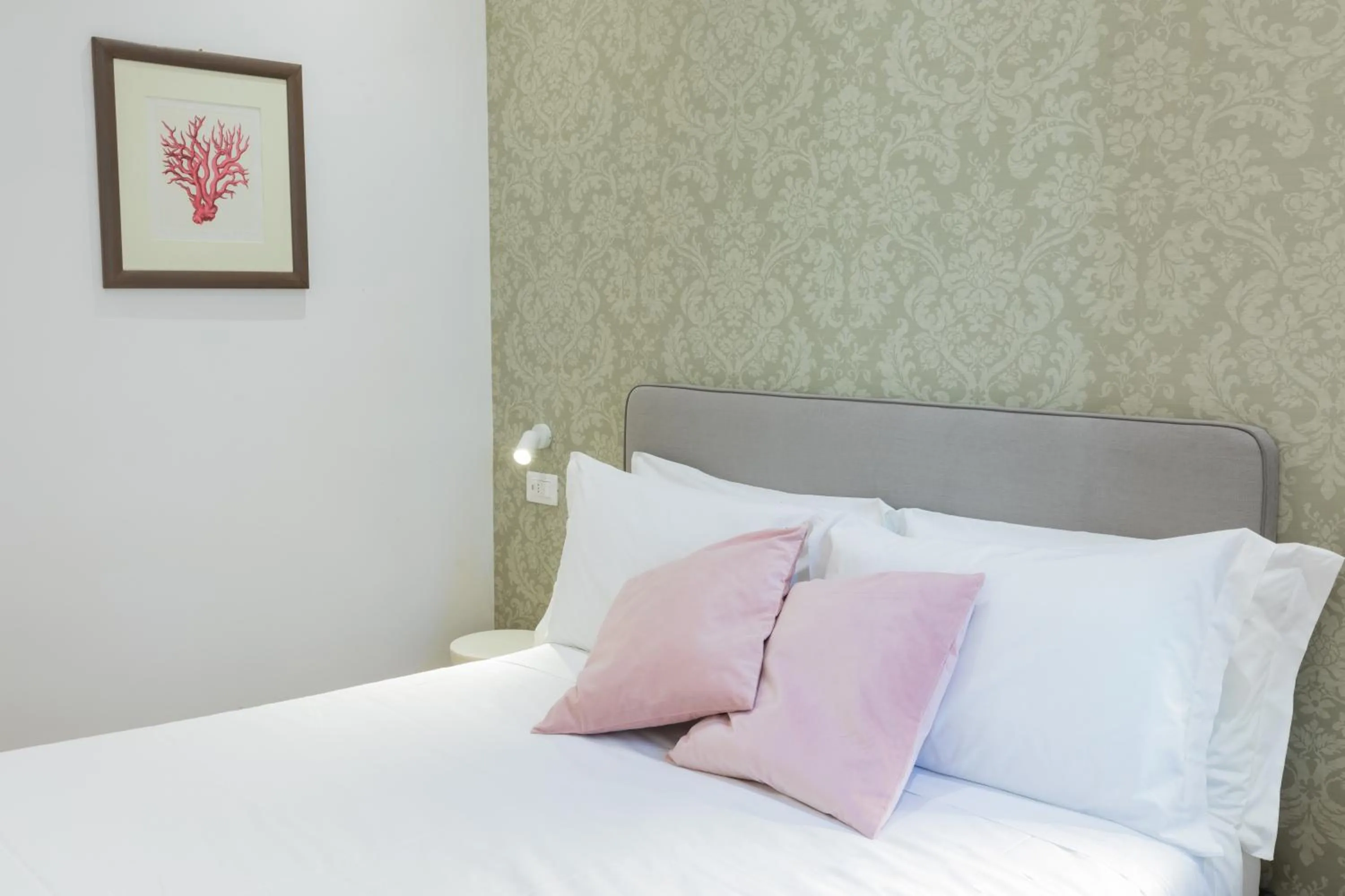 Decorative detail, Bed in Amabilia Florence