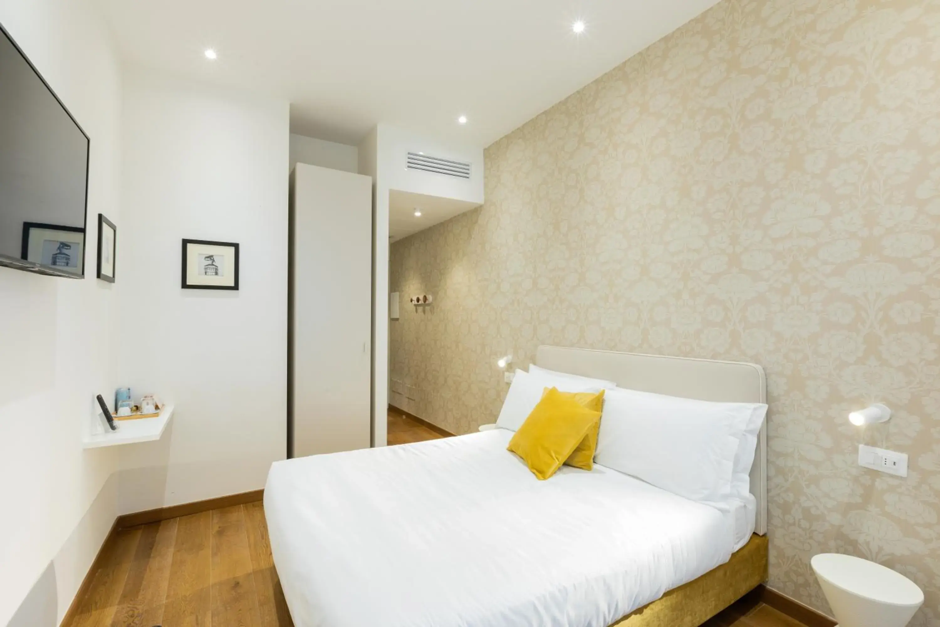 Bed in Amabilia Florence Bed in Amabilia Florence