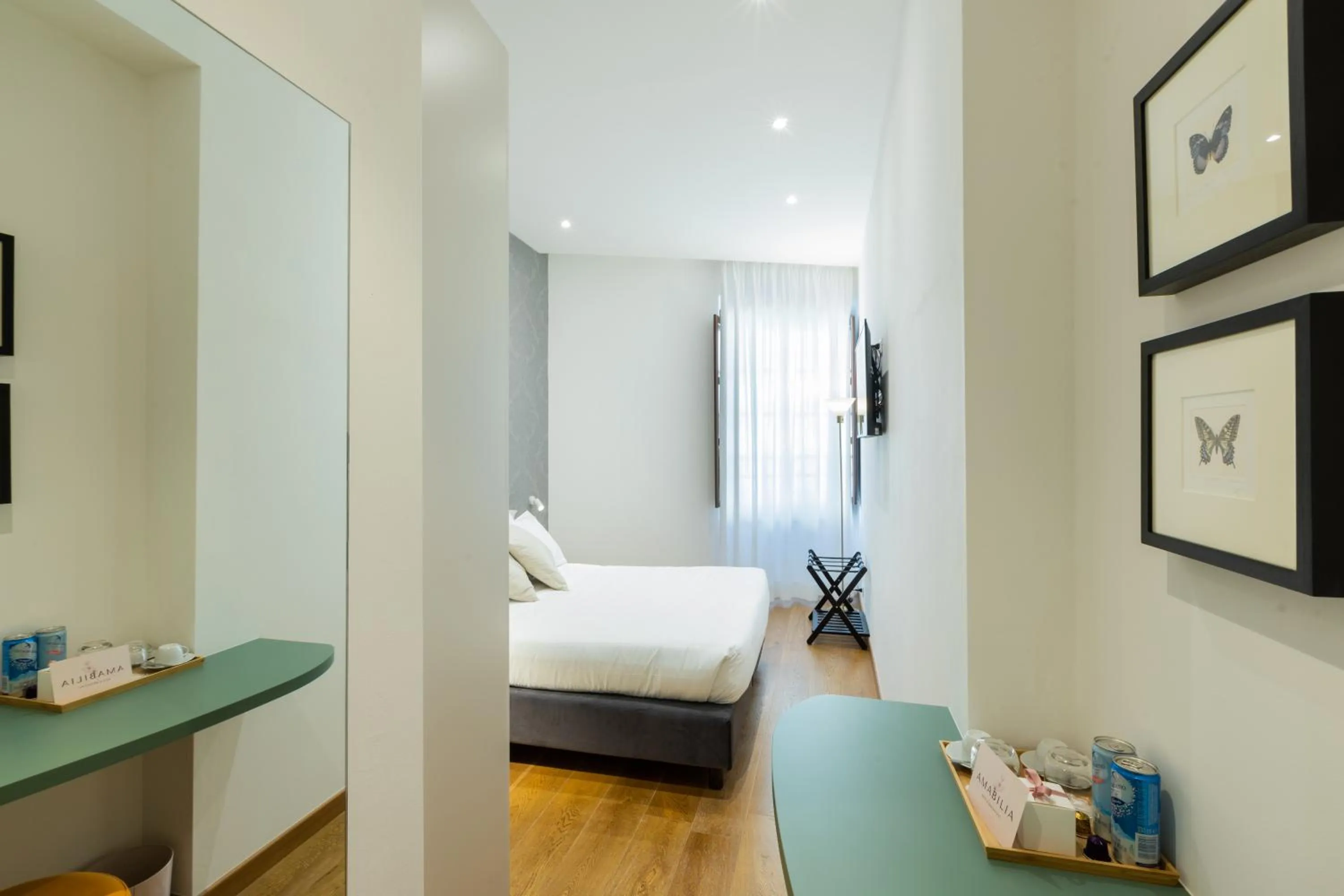 Photo of the whole room, Bed in Amabilia Florence